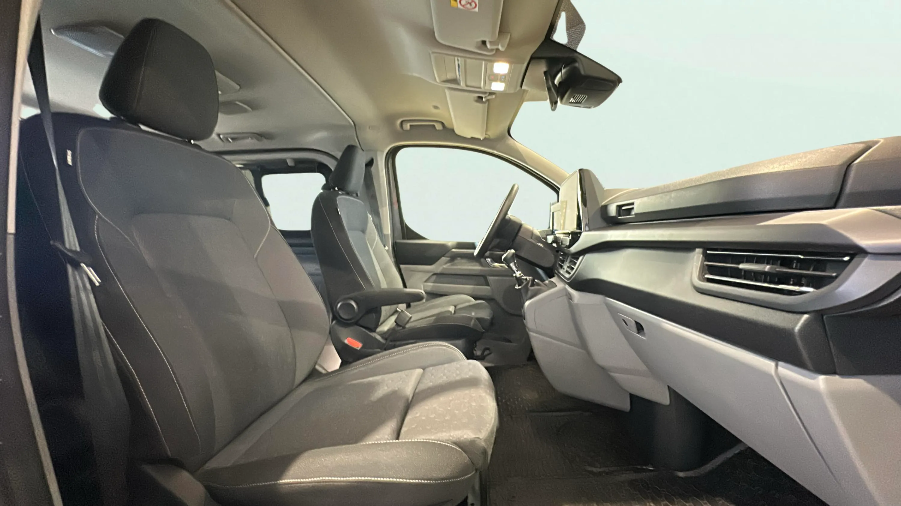 Ford Tourneo Custom 2.0 EcoBlue L1 Active - foto 16