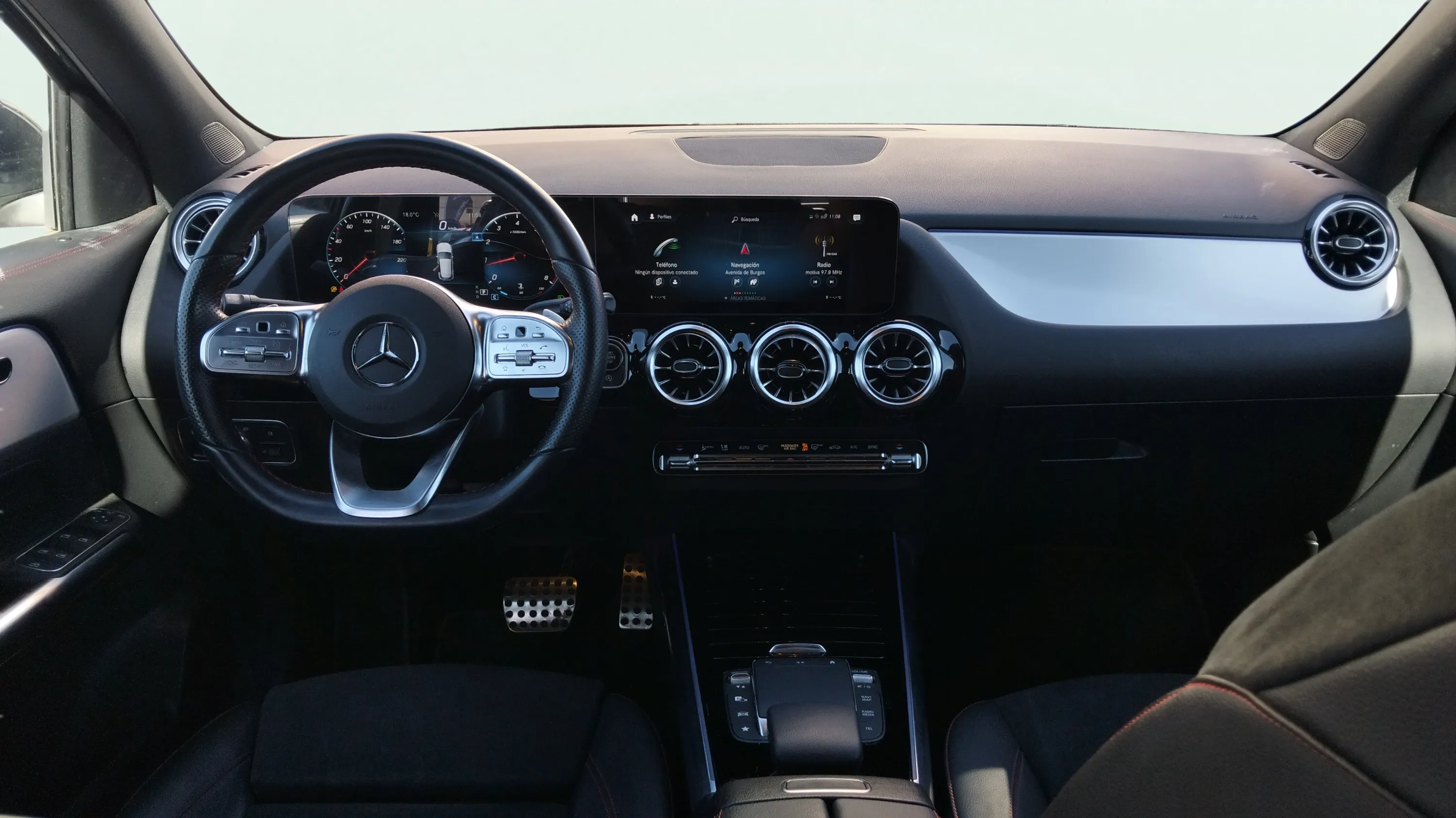 Mercedes-Benz GLA 200 - foto 15