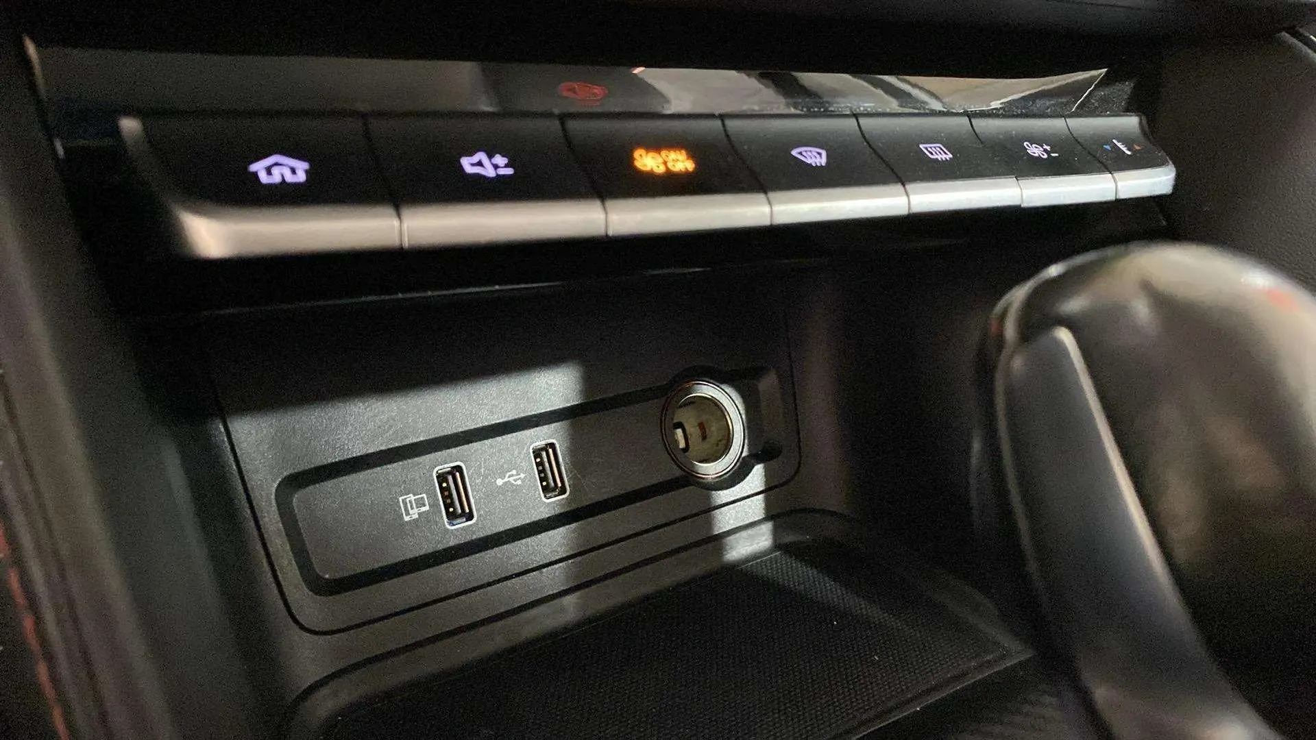 MG ZS 1.0T Luxury - foto 22