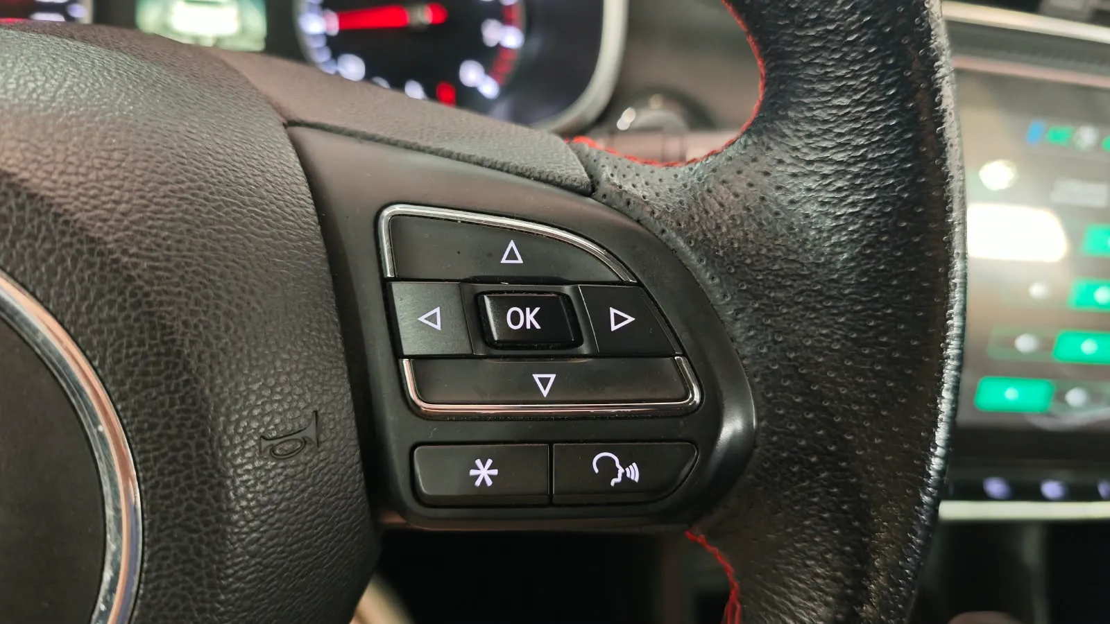 MG ZS 1.0T Luxury - foto 16