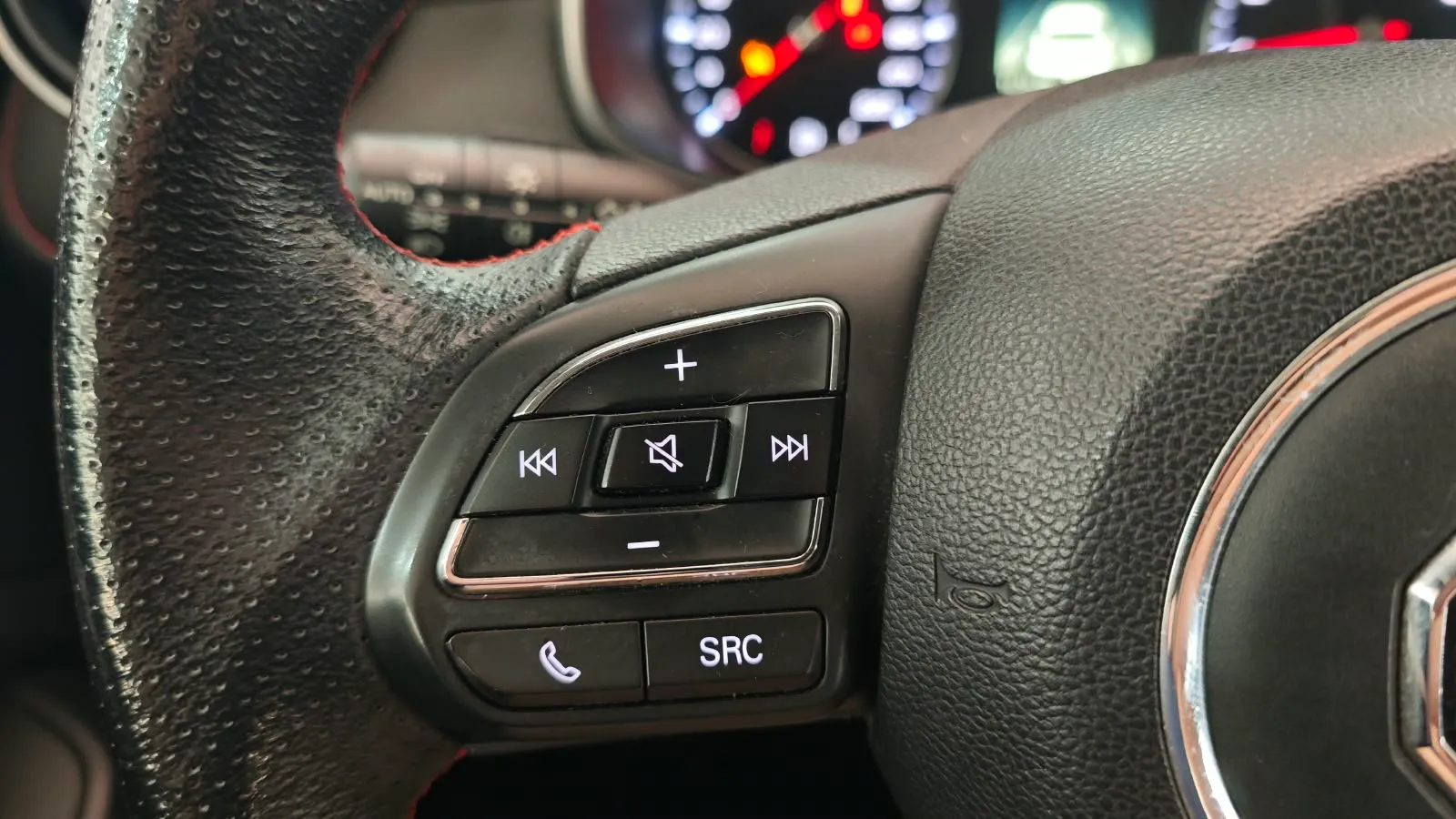 MG ZS 1.0T Luxury - foto 15
