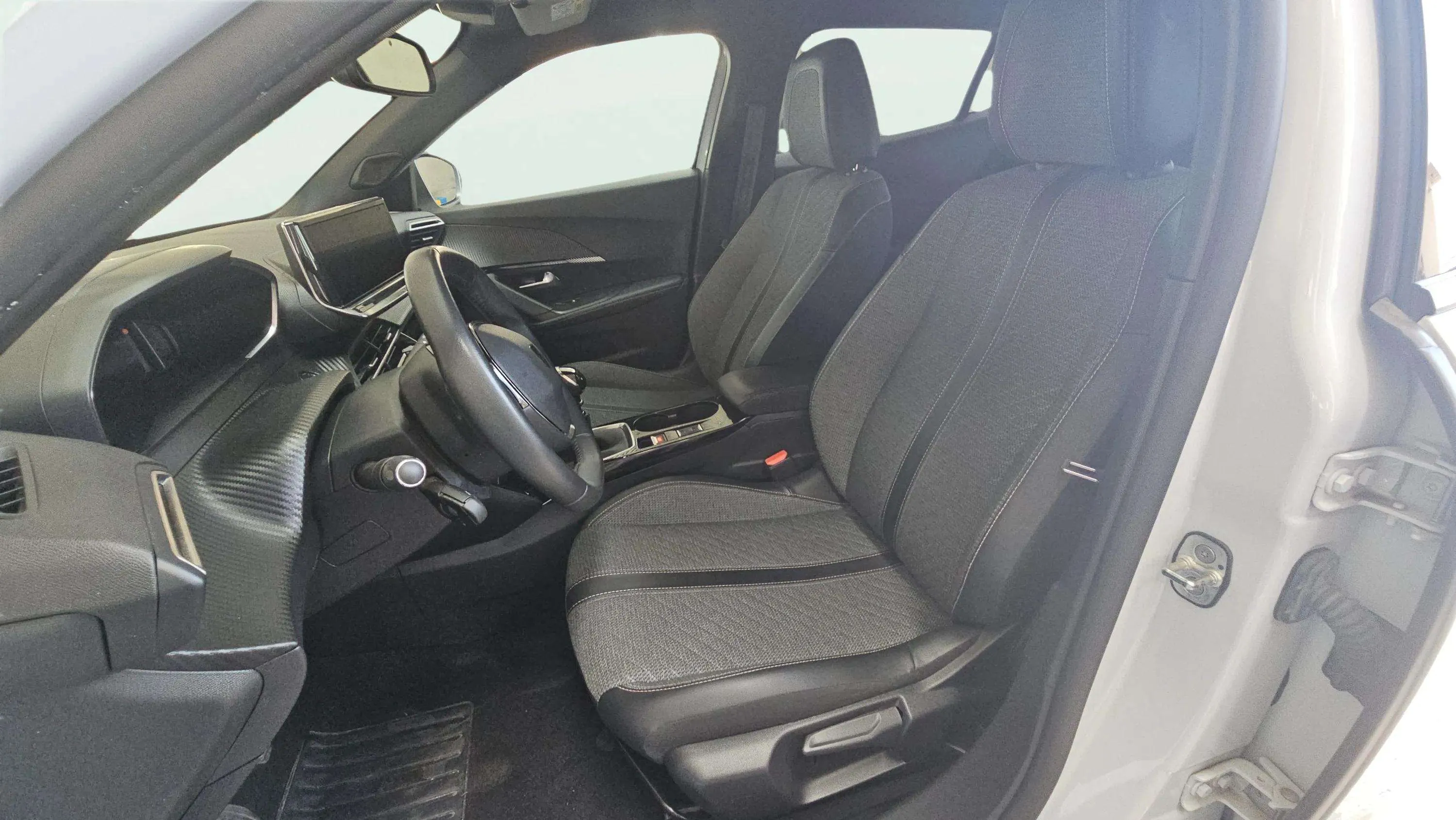 Peugeot 2008 Allure PureTech 100 - foto 24