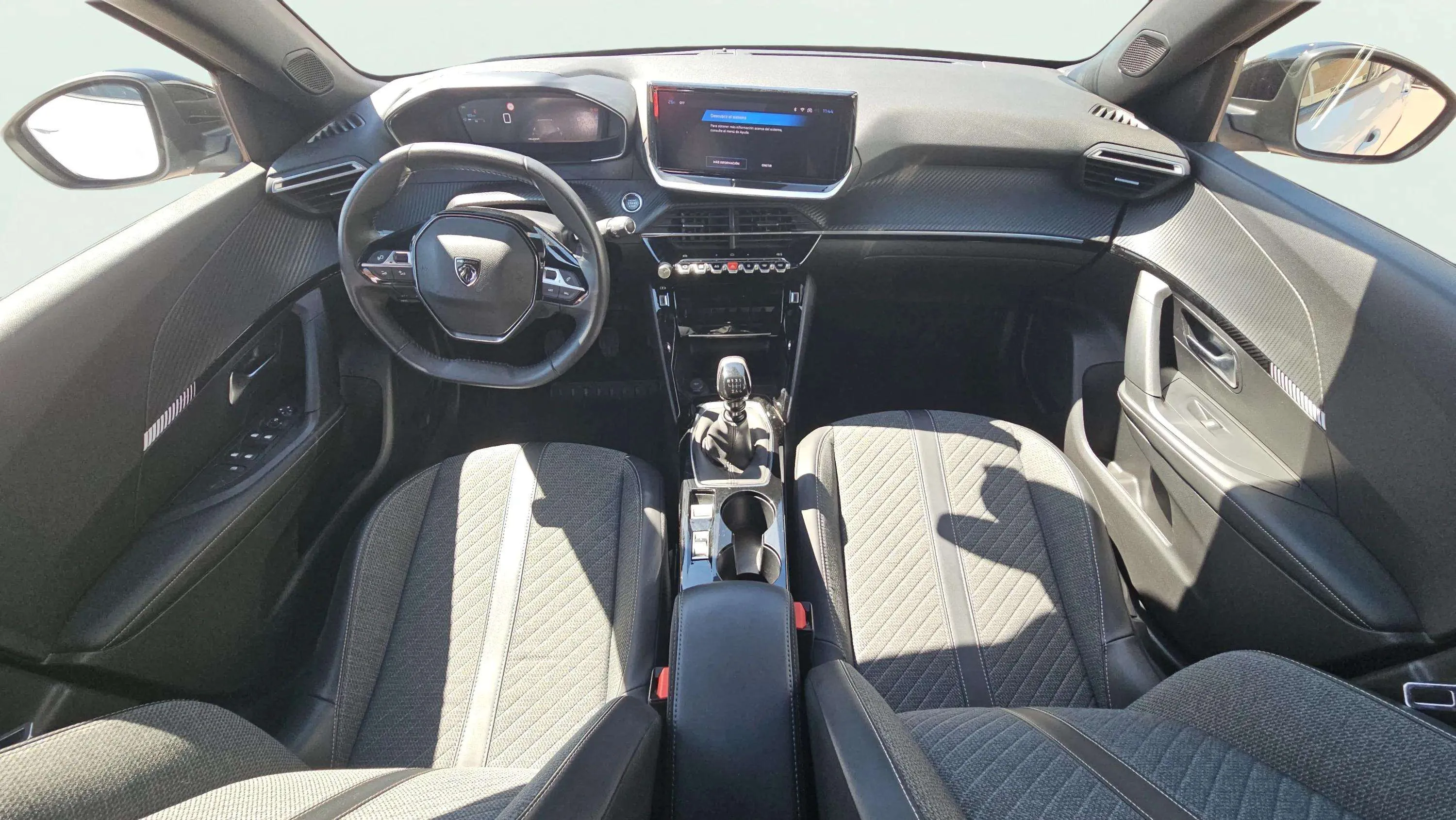 Peugeot 2008 Allure PureTech 100 - foto 18
