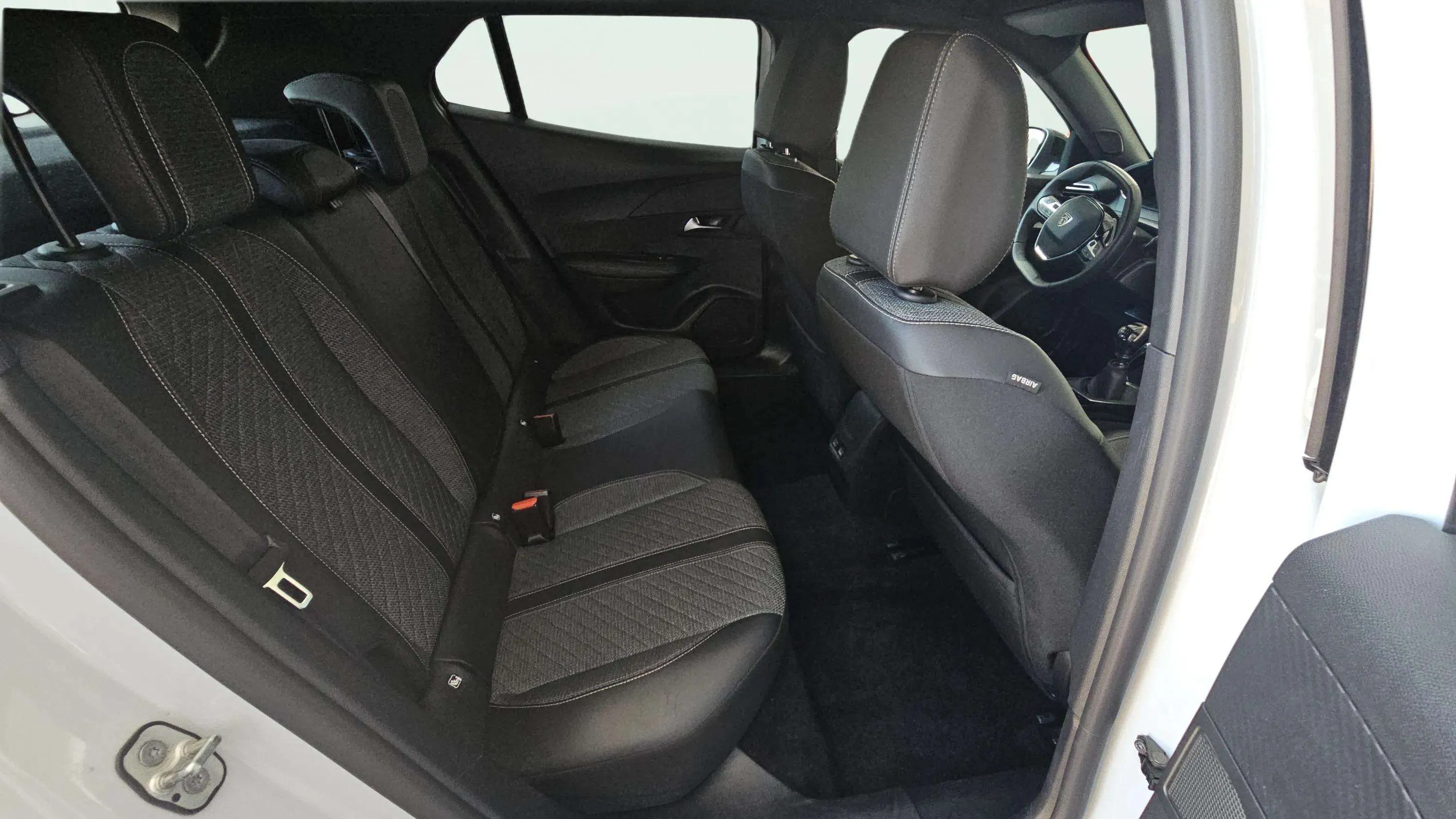 Peugeot 2008 Allure PureTech 100 - foto 20