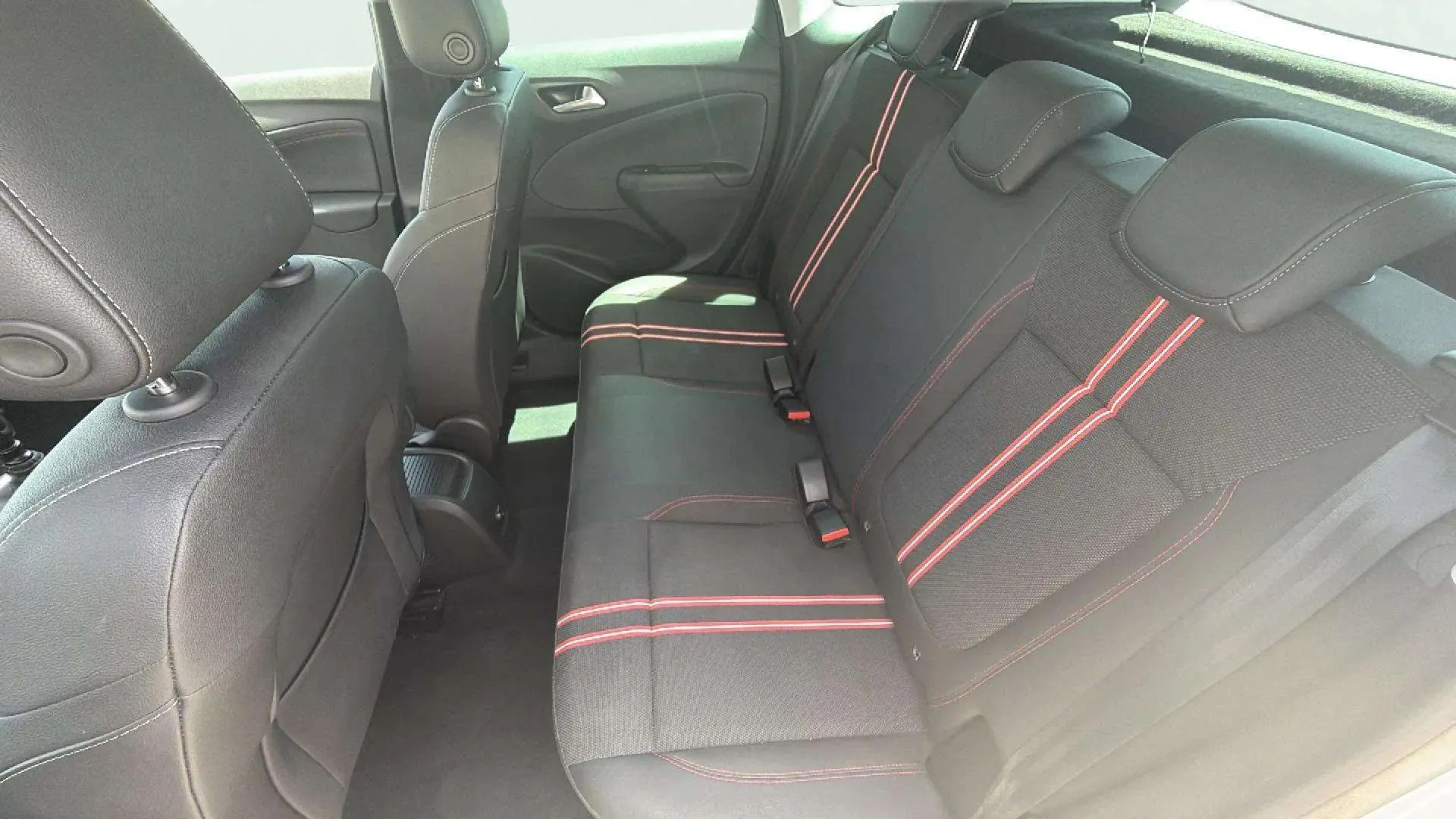 Opel Crossland 1.2 GS - foto 16