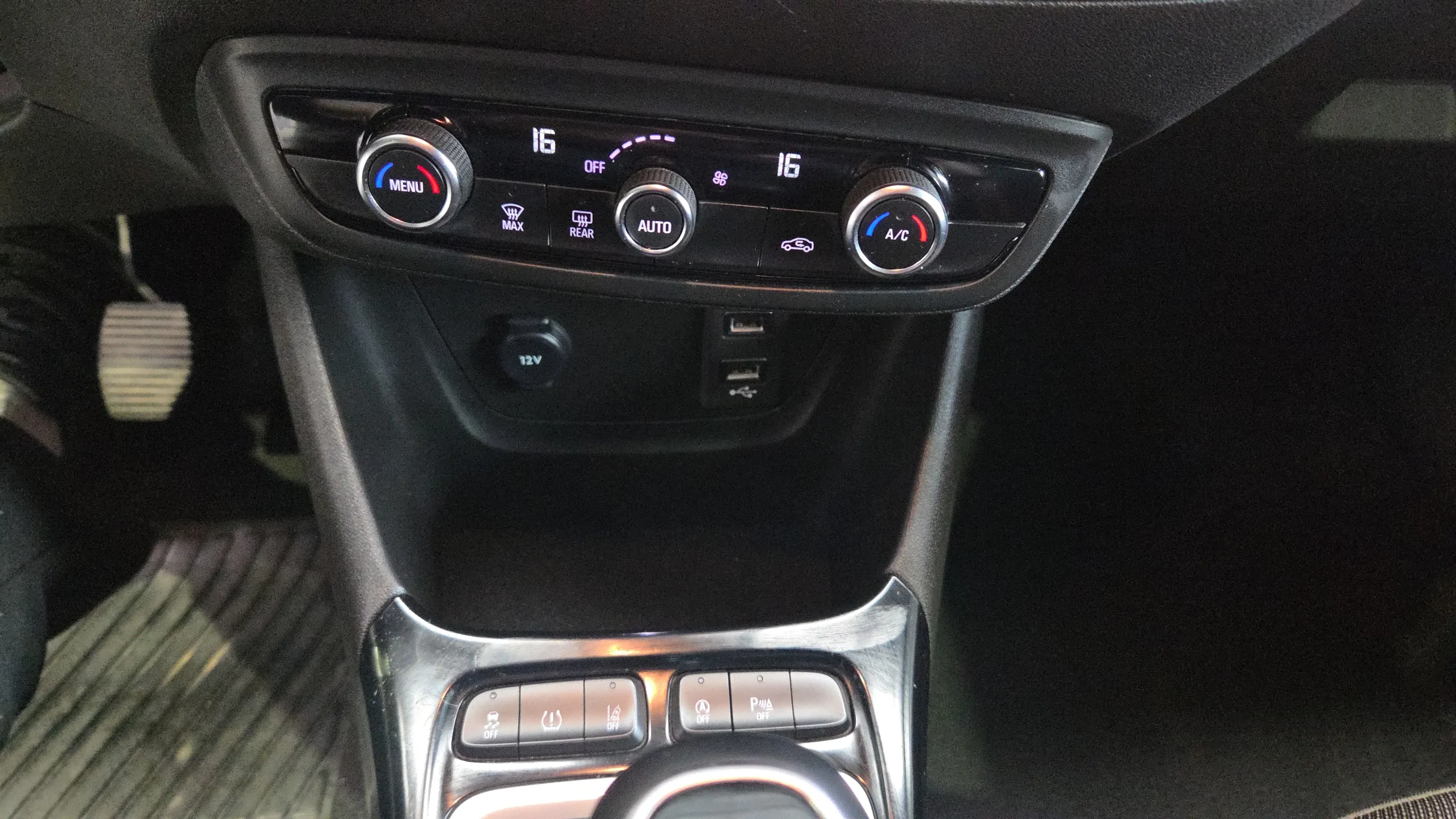 Opel Crossland 1.2 GS - foto 14