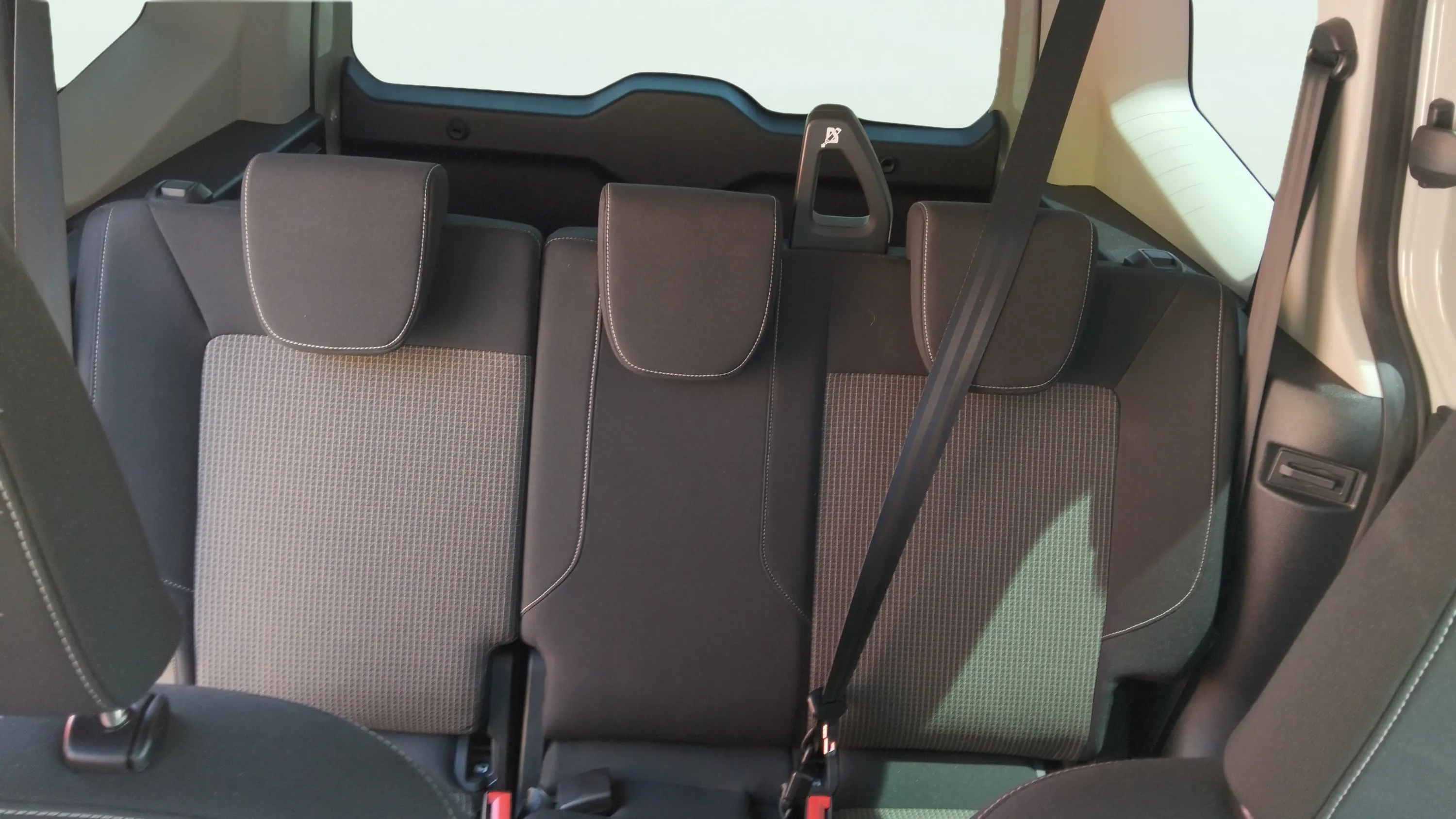 Ford Tourneo Courier 1.0 EcoBoost Active - foto 18
