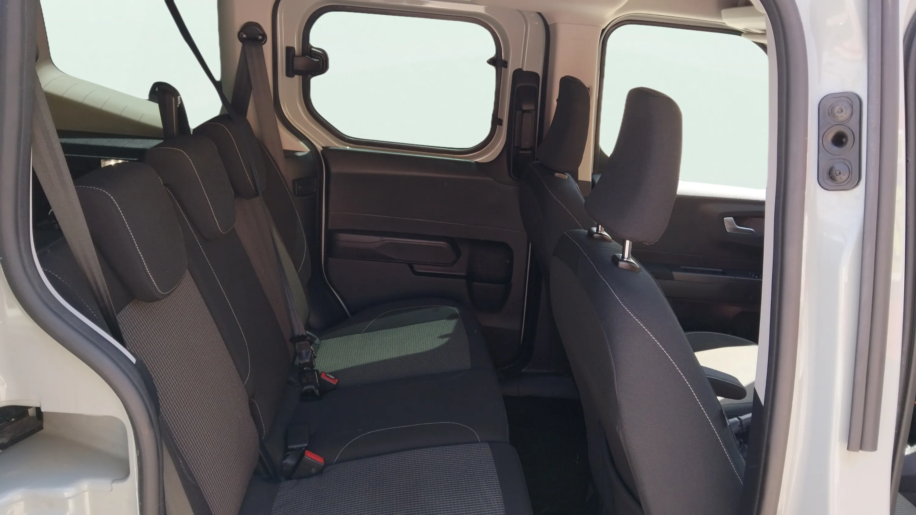 Ford Tourneo Courier 1.0 EcoBoost Active - foto 17