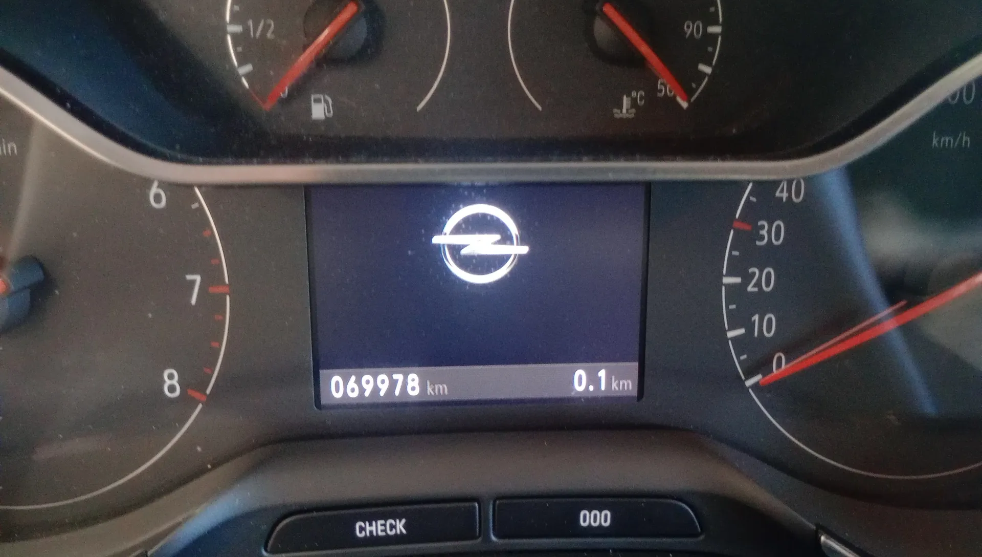 Opel Crossland 1.2 GS - foto 14