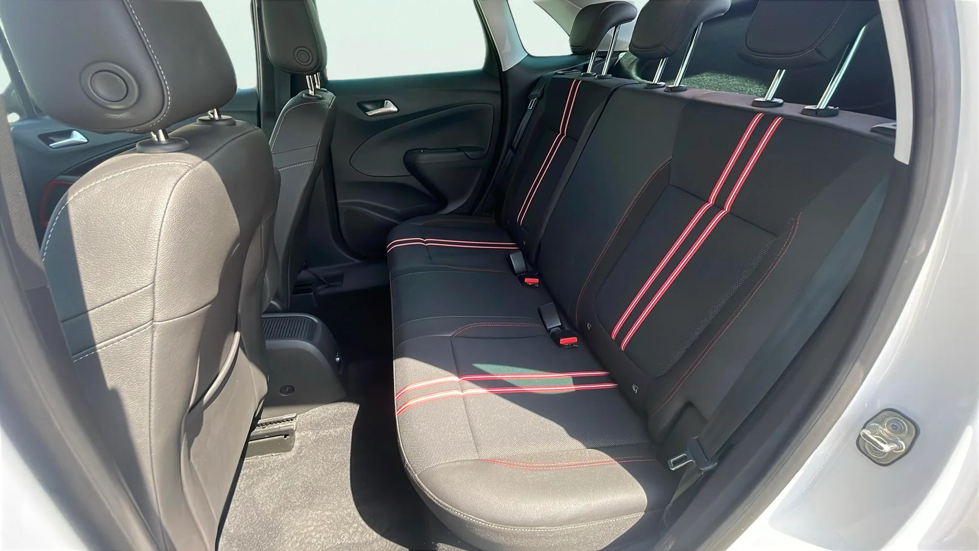 Opel Crossland 1.2 GS - foto 15