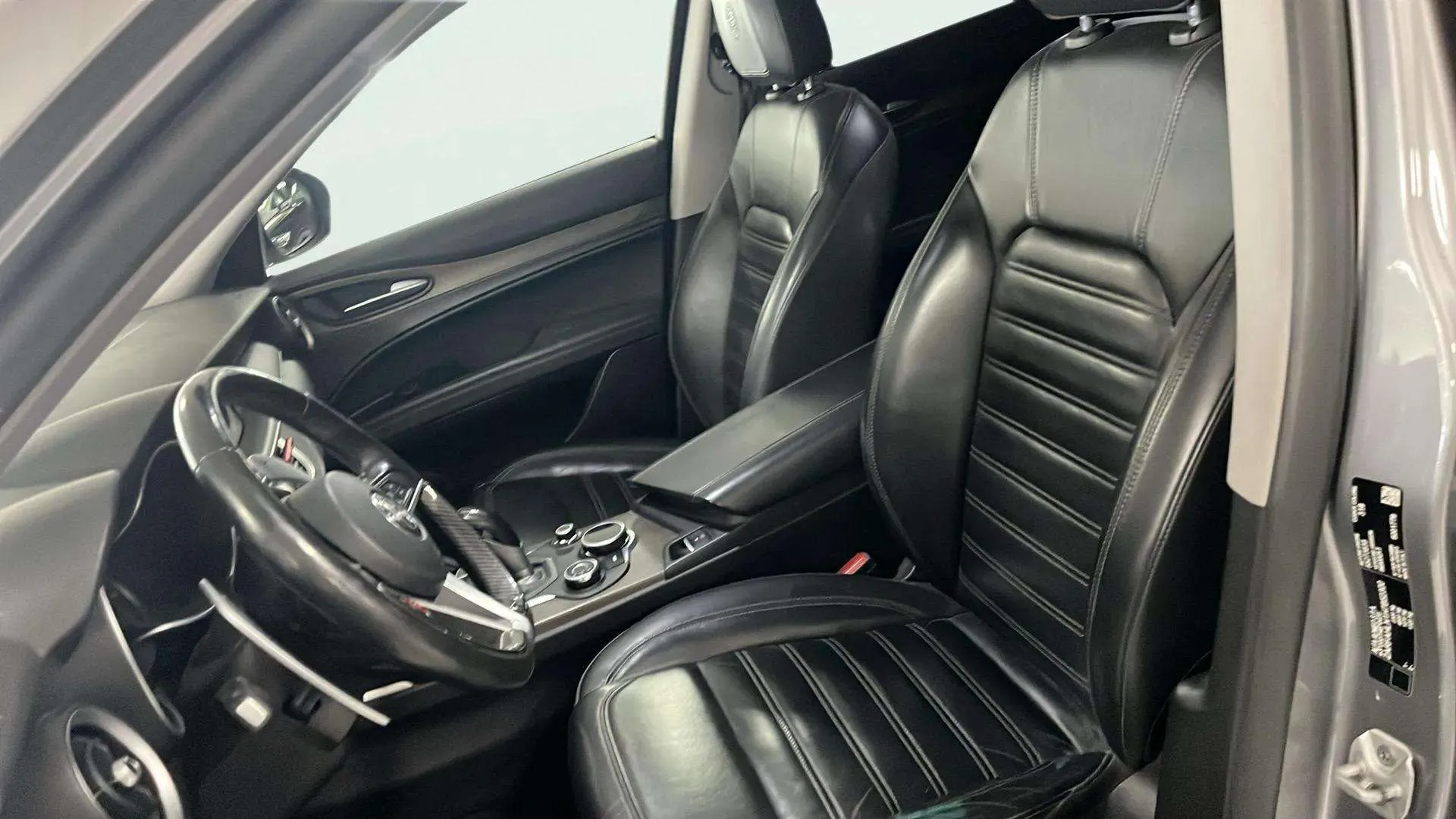 Alfa Romeo Stelvio 2.0 Gasolina First Edition ATX T4 - foto 23