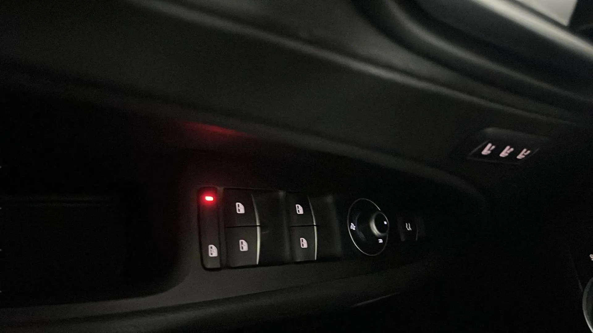 Alfa Romeo Stelvio 2.0 Gasolina First Edition ATX T4 - foto 22