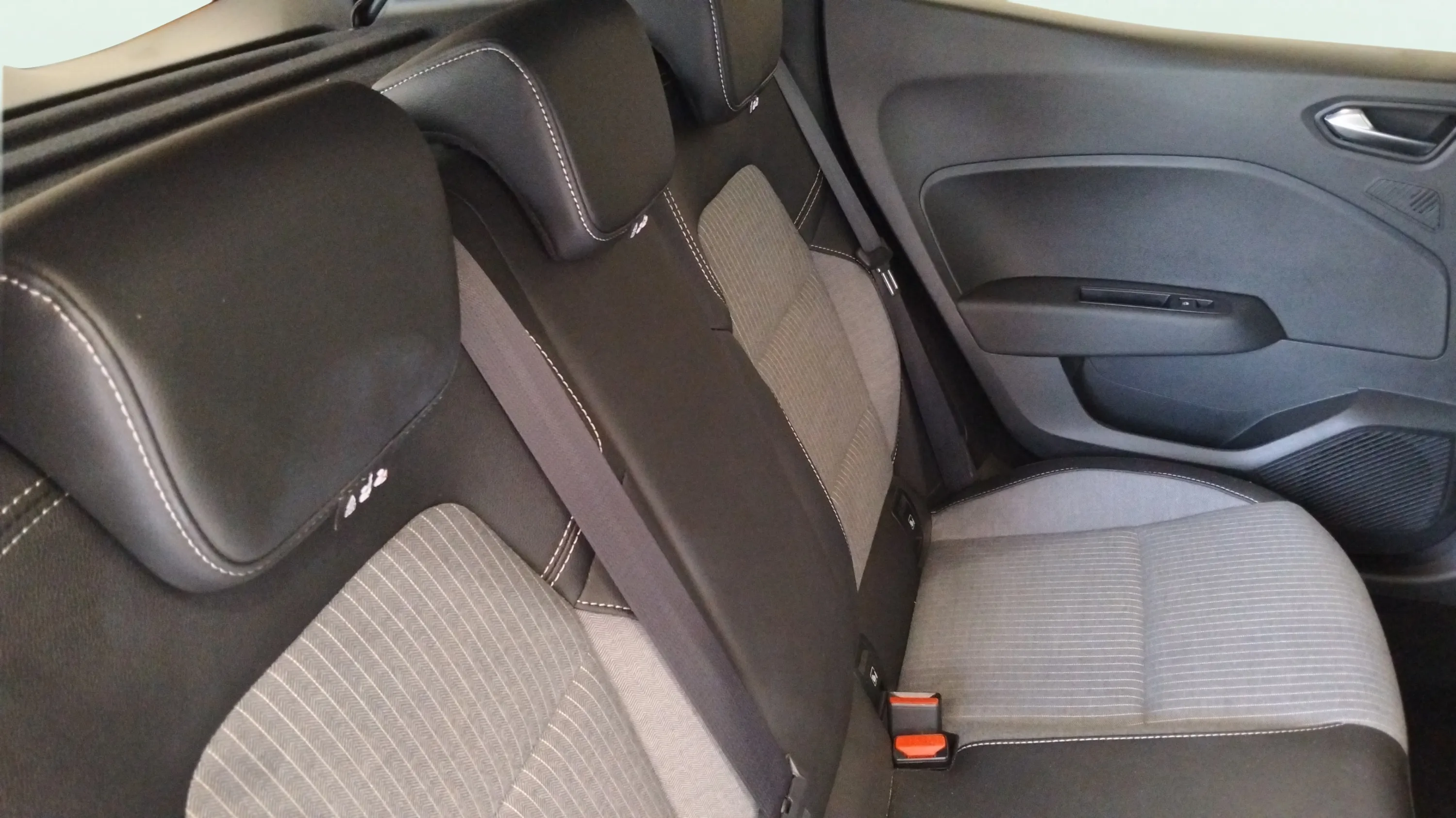 Renault Clio Techno TCe 90 - foto 9