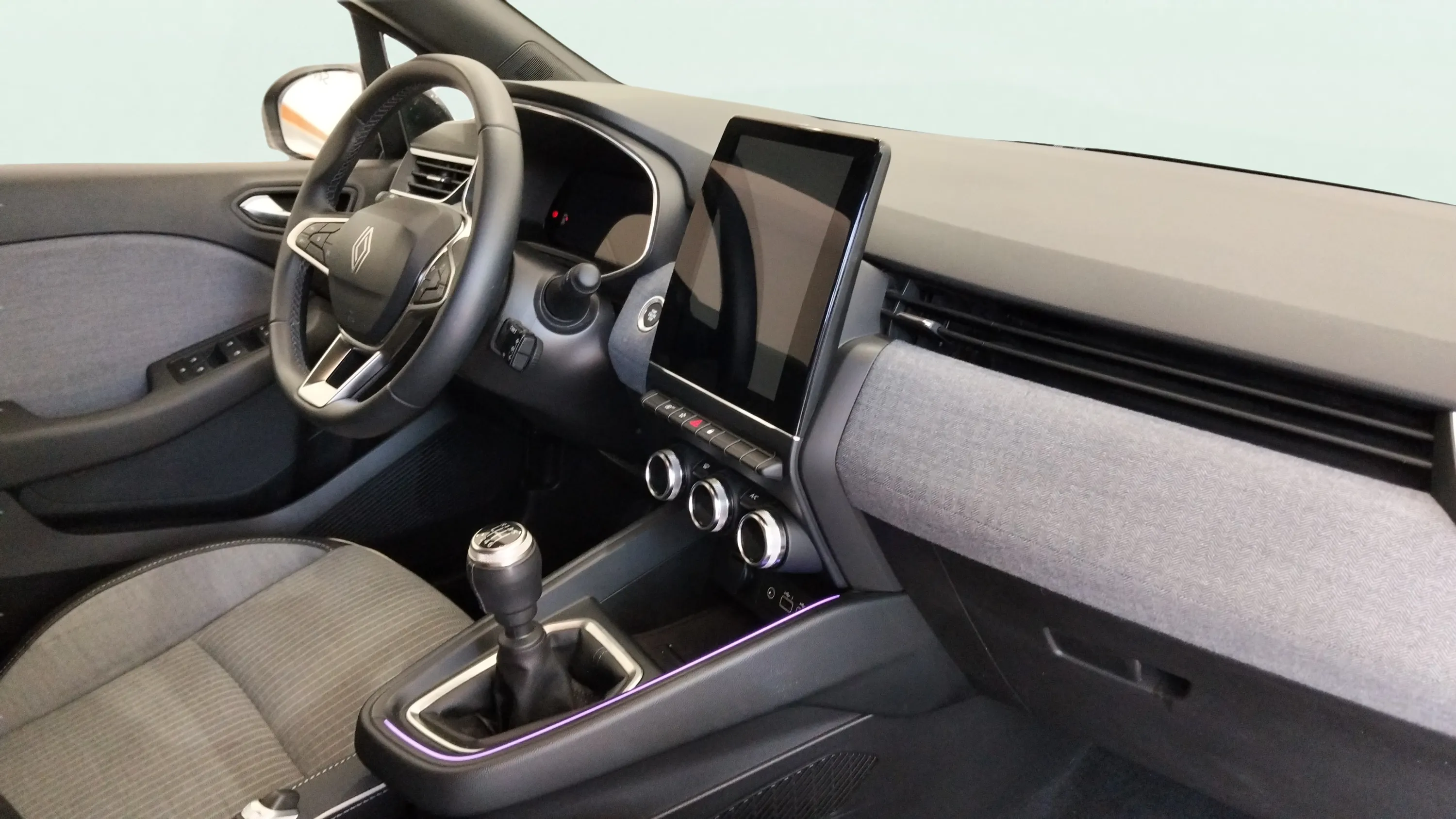 Renault Clio Techno TCe 90 - foto 8