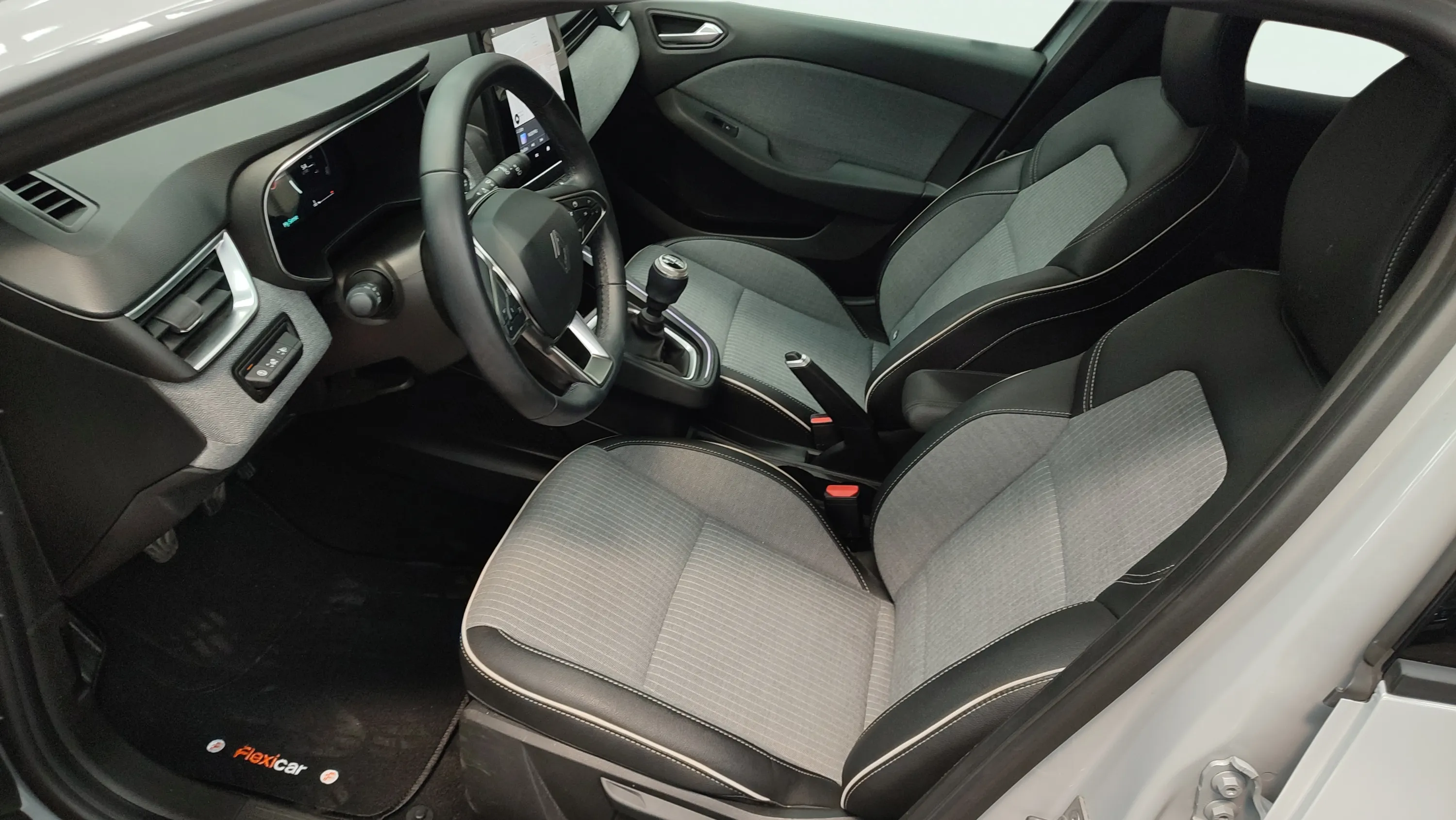 Renault Clio Techno TCe 90 - foto 20