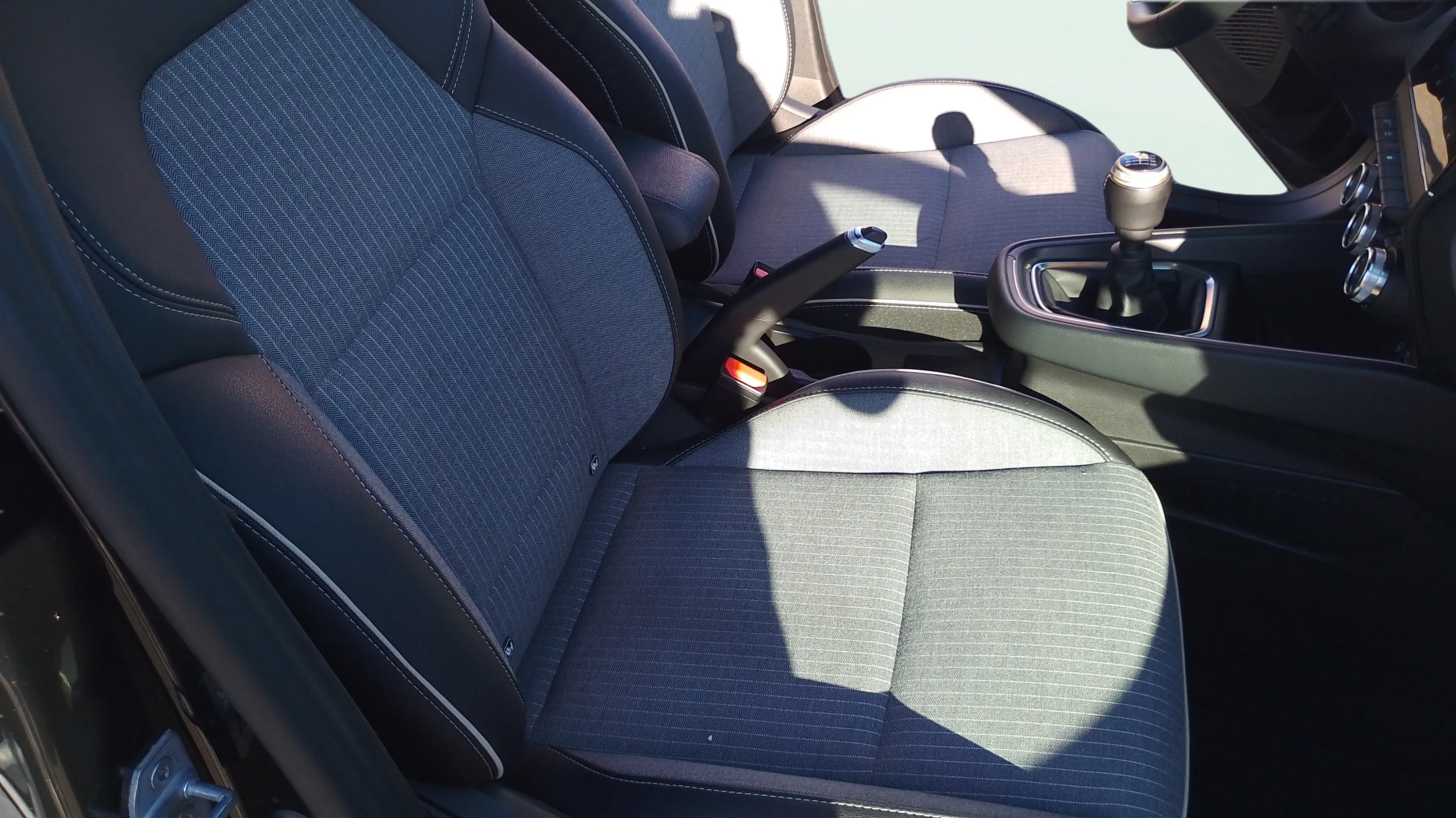 Renault Clio Techno TCe 90 - foto 13