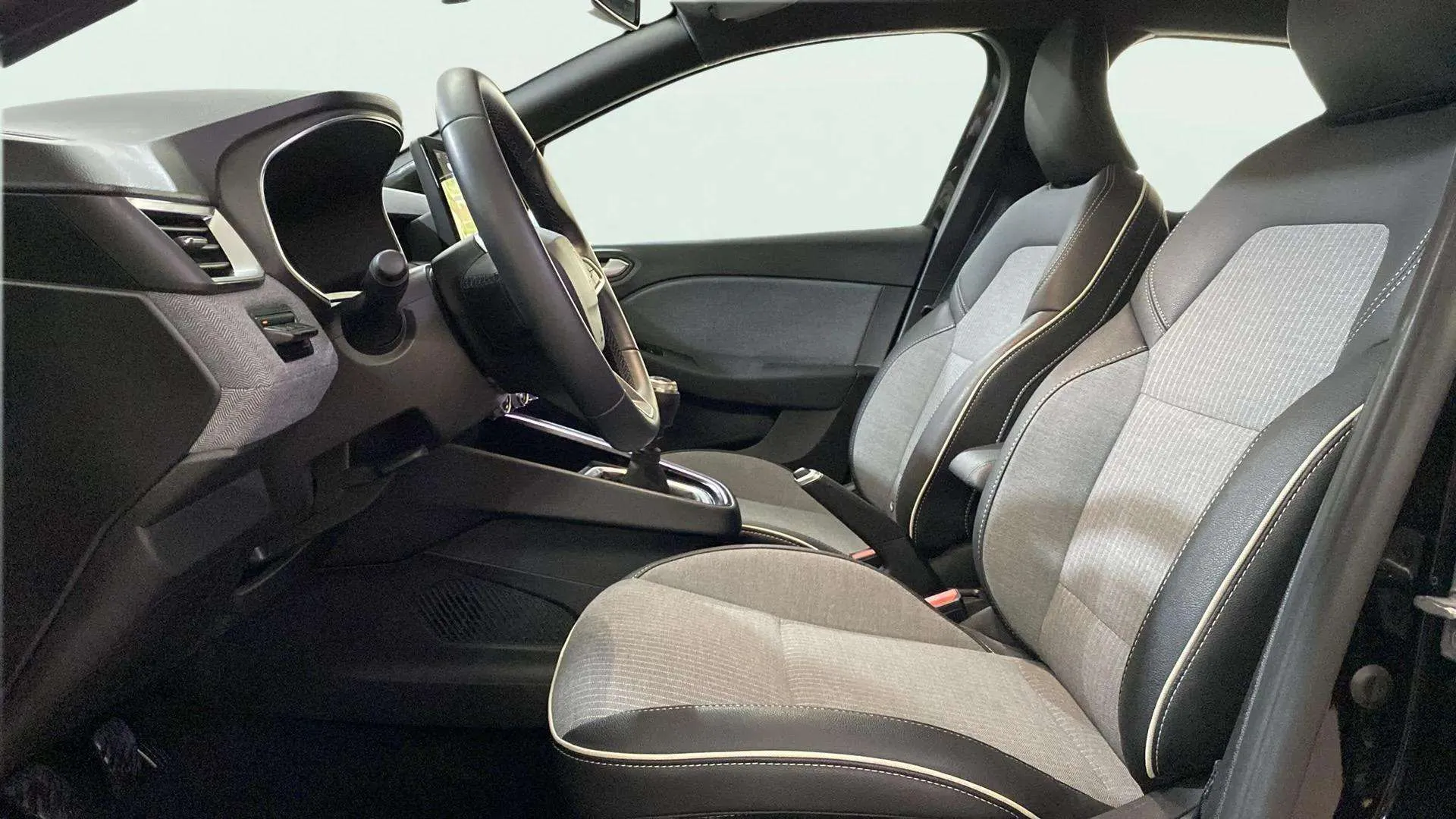 Renault Clio Techno TCe 90 - foto 10
