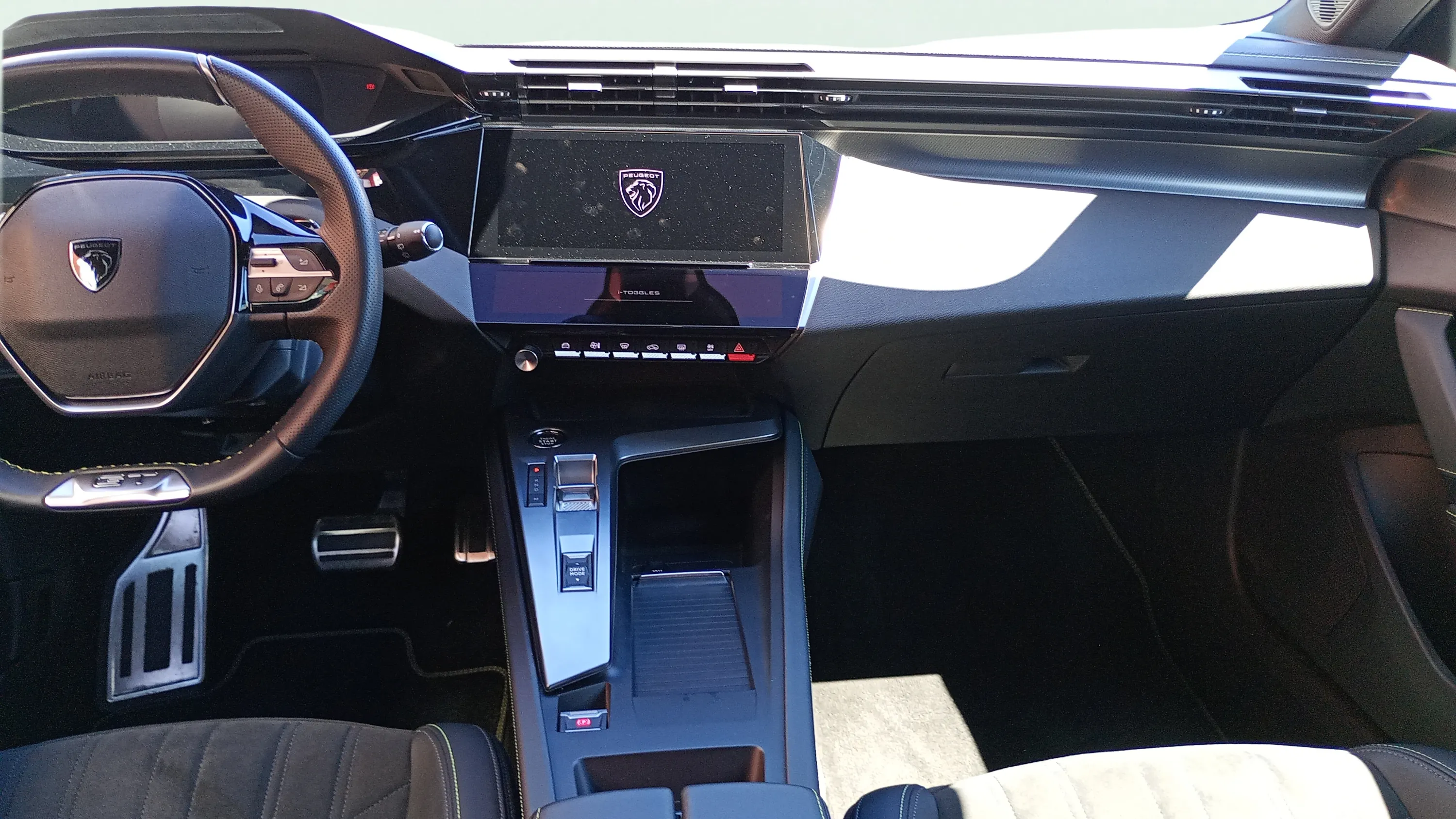 Peugeot 308 GT BlueHDi 130 EAT8 - foto 12