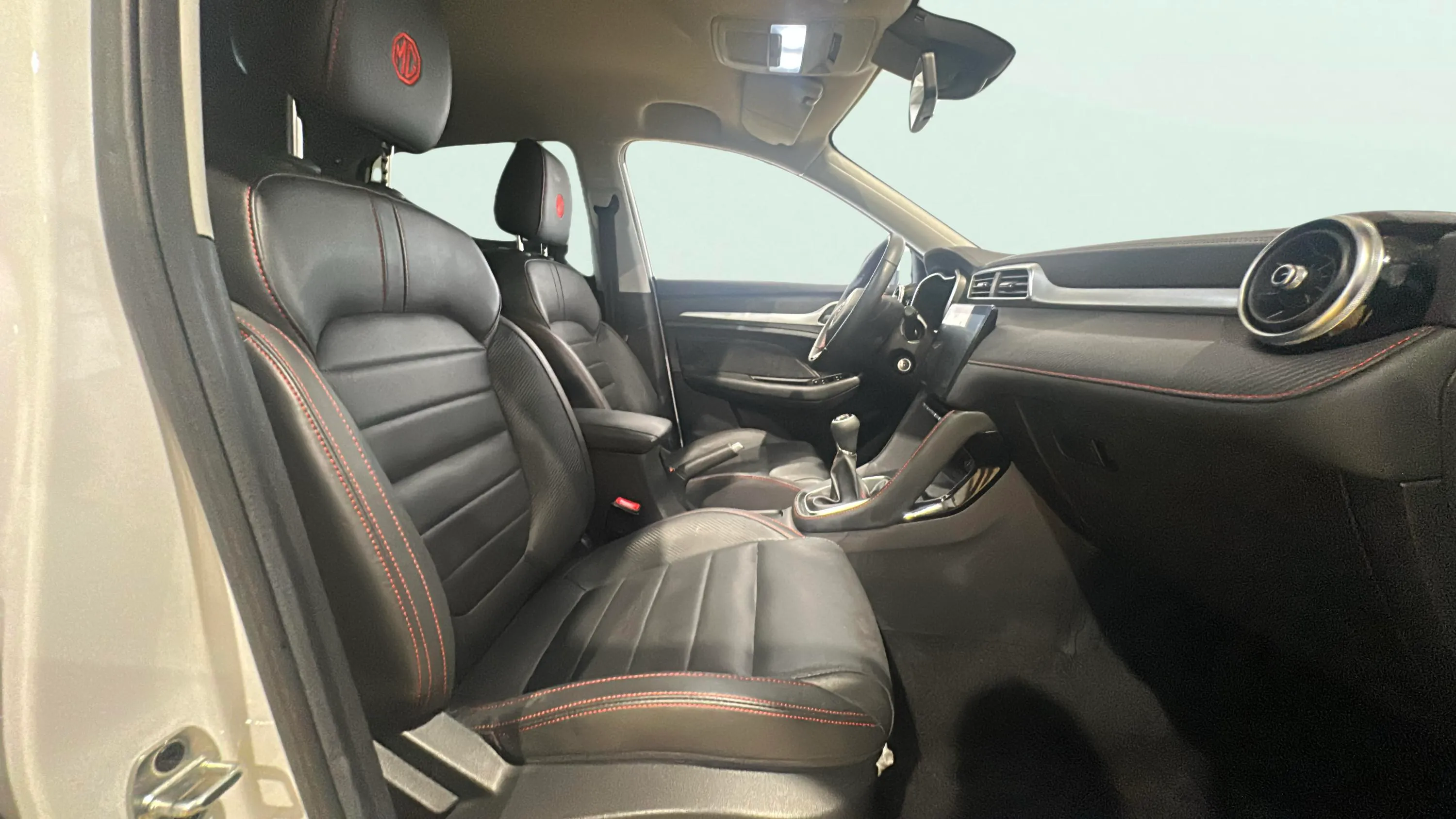 MG ZS 1.5 Luxury - foto 16