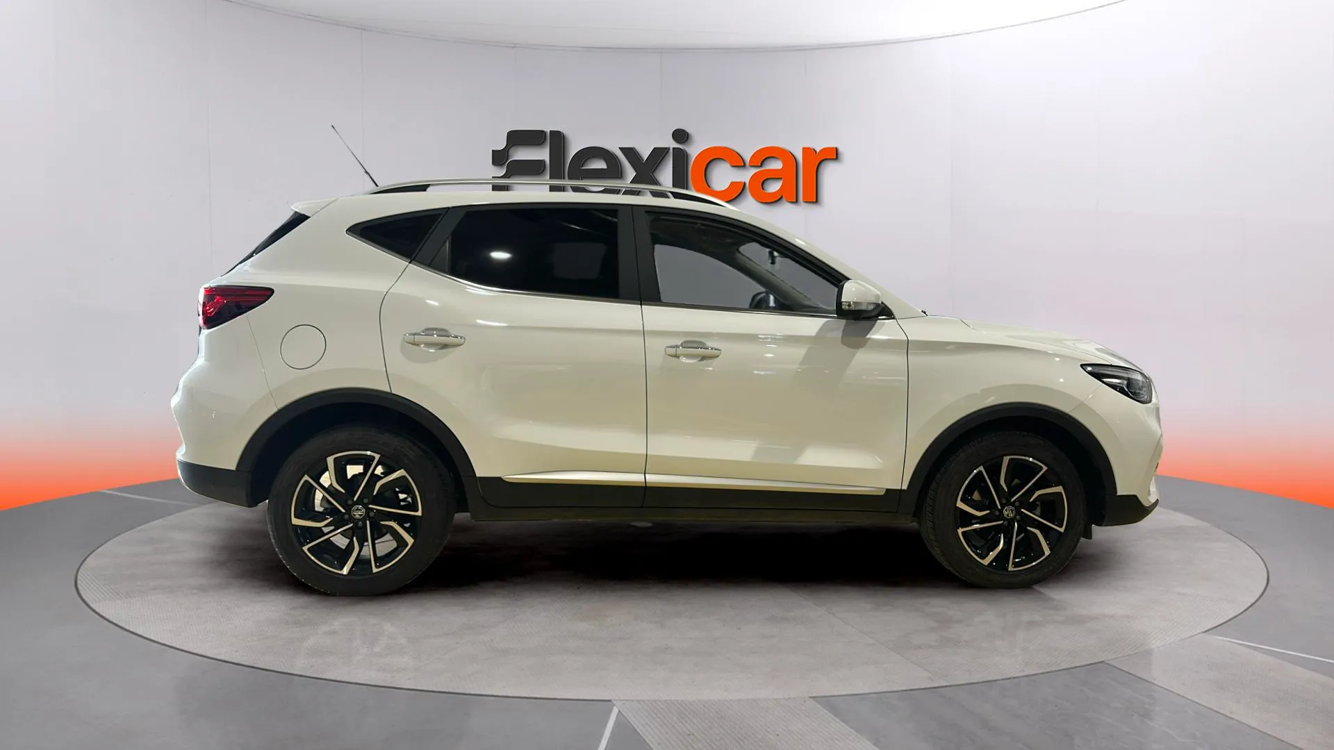 MG ZS 1.5 Luxury - foto 3