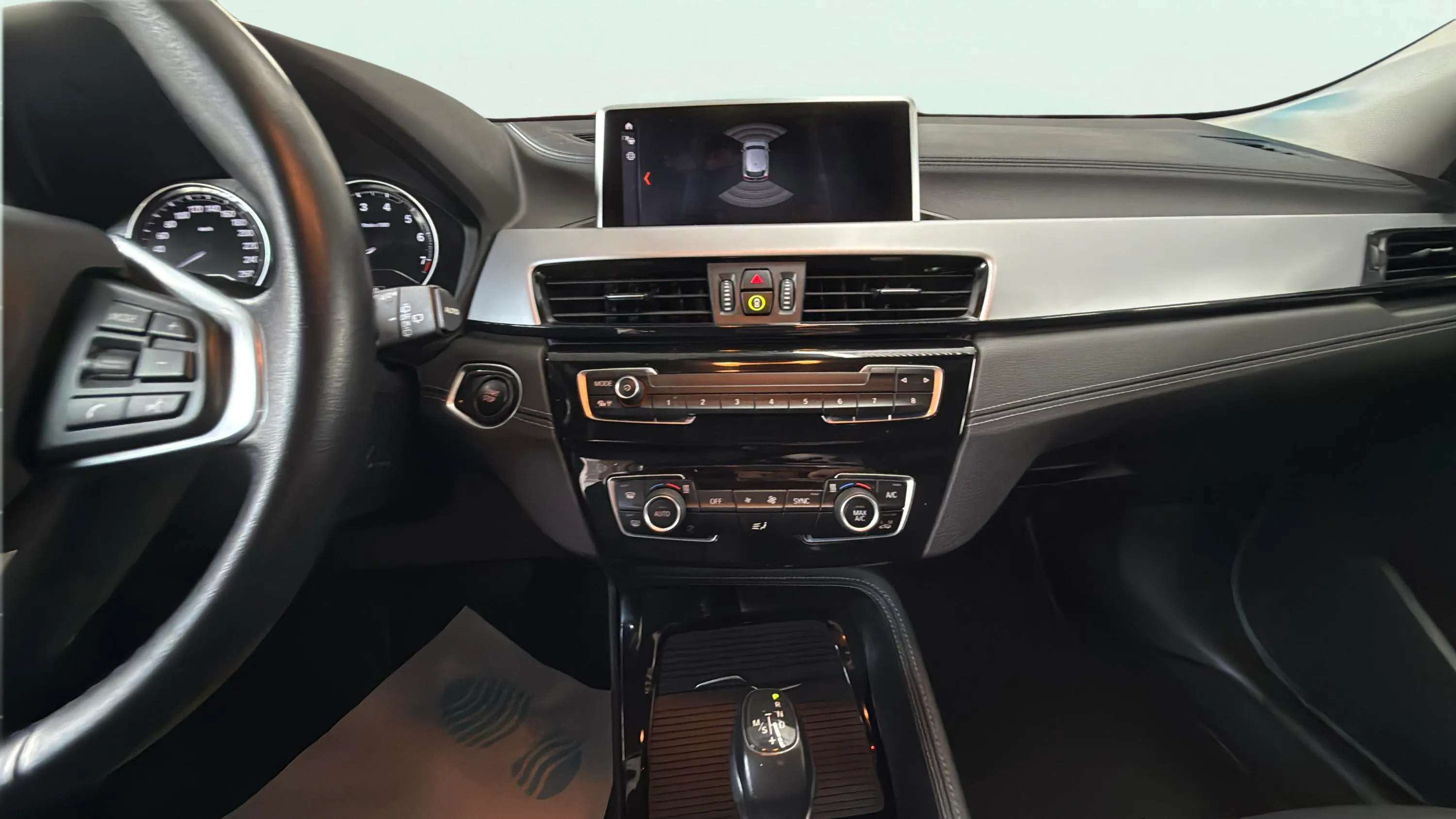 BMW X2 xDrive25e - foto 12