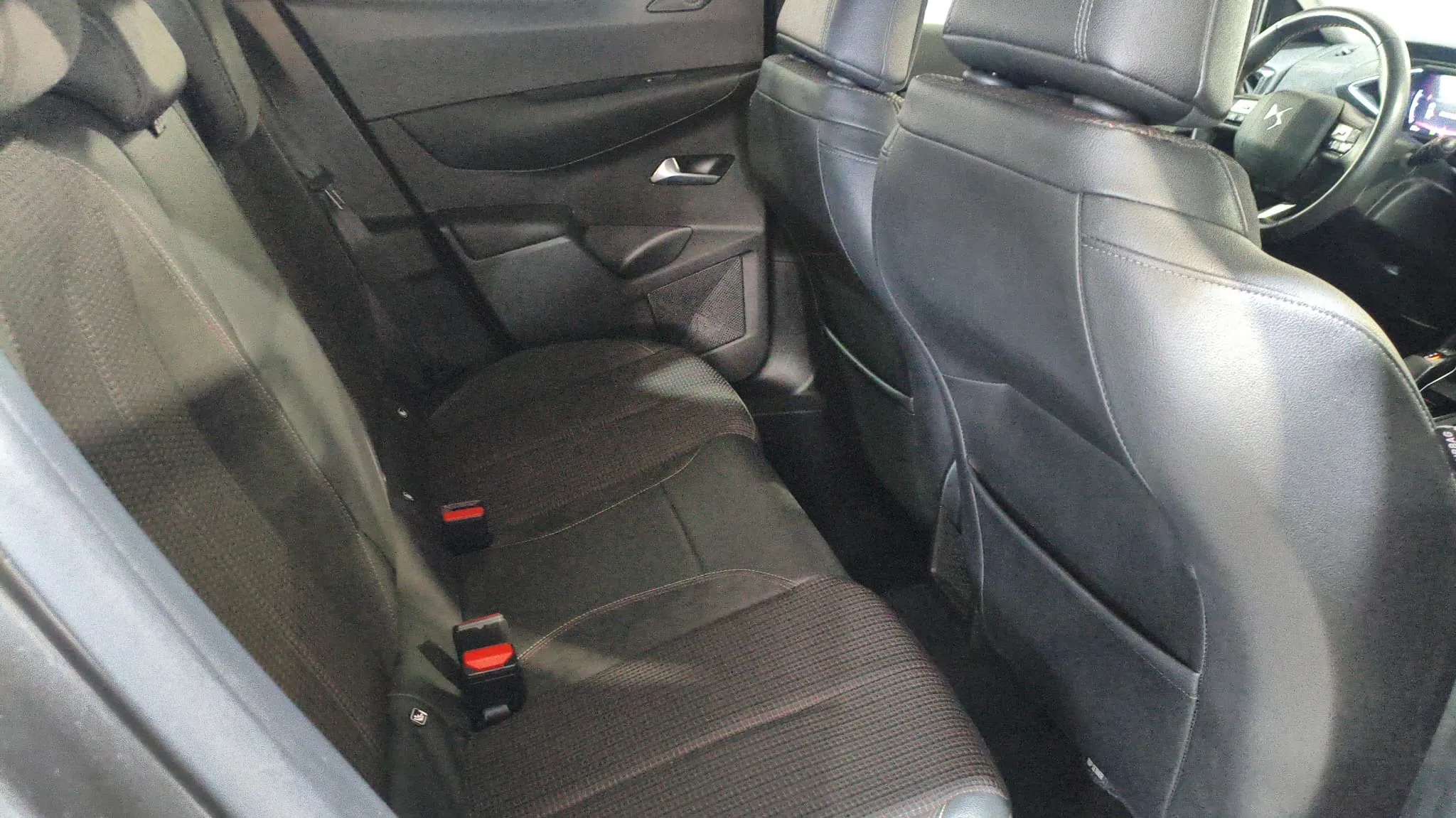DS DS 3 Crossback PureTech Performance Line - foto 11