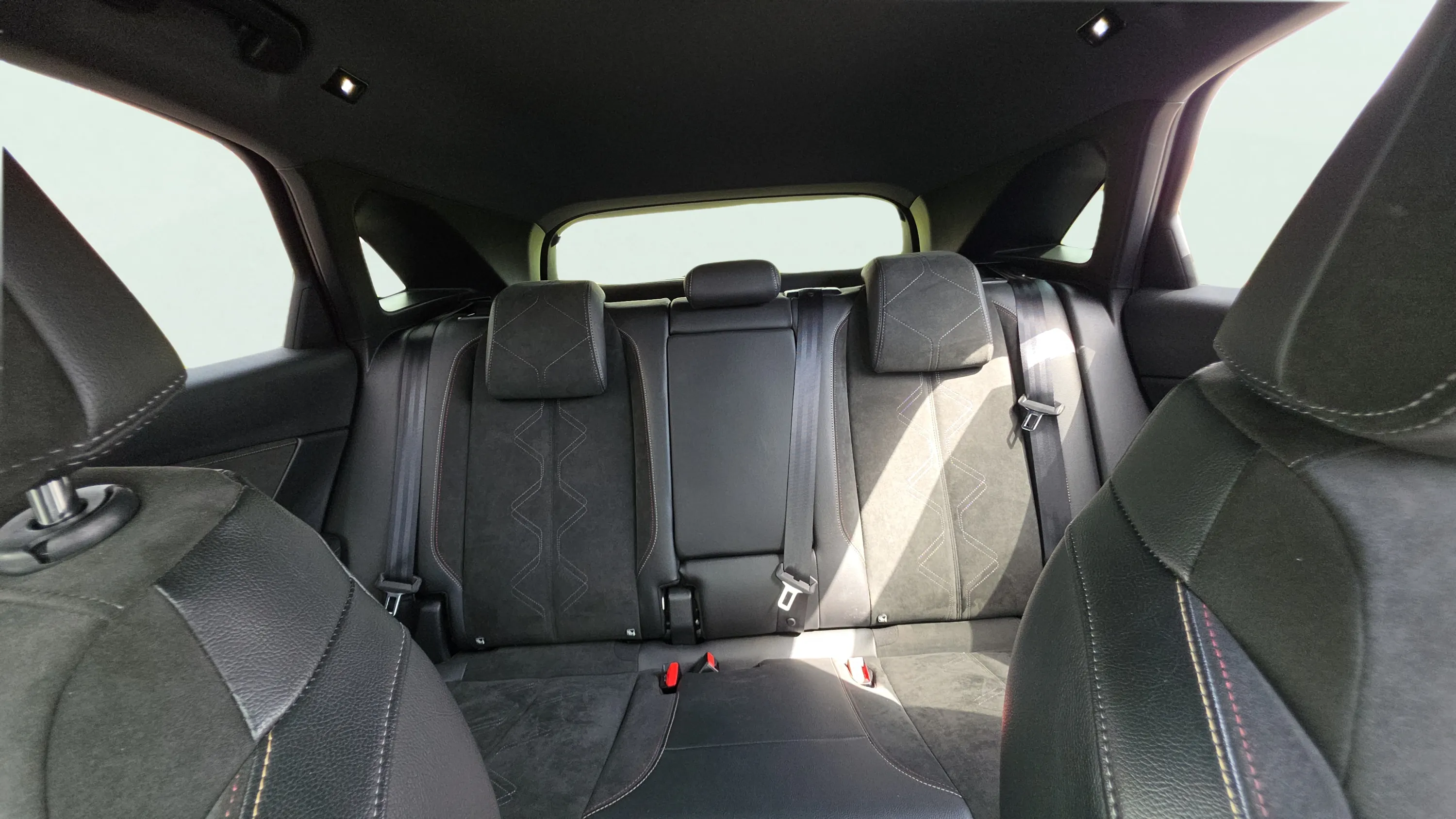 DS DS 7 Crossback 1.6 E-Tense 225 Performance Line - foto 17