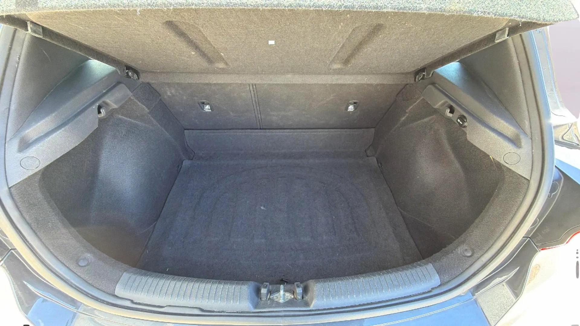 Hyundai i30 1.5 DPI Essence - foto 15