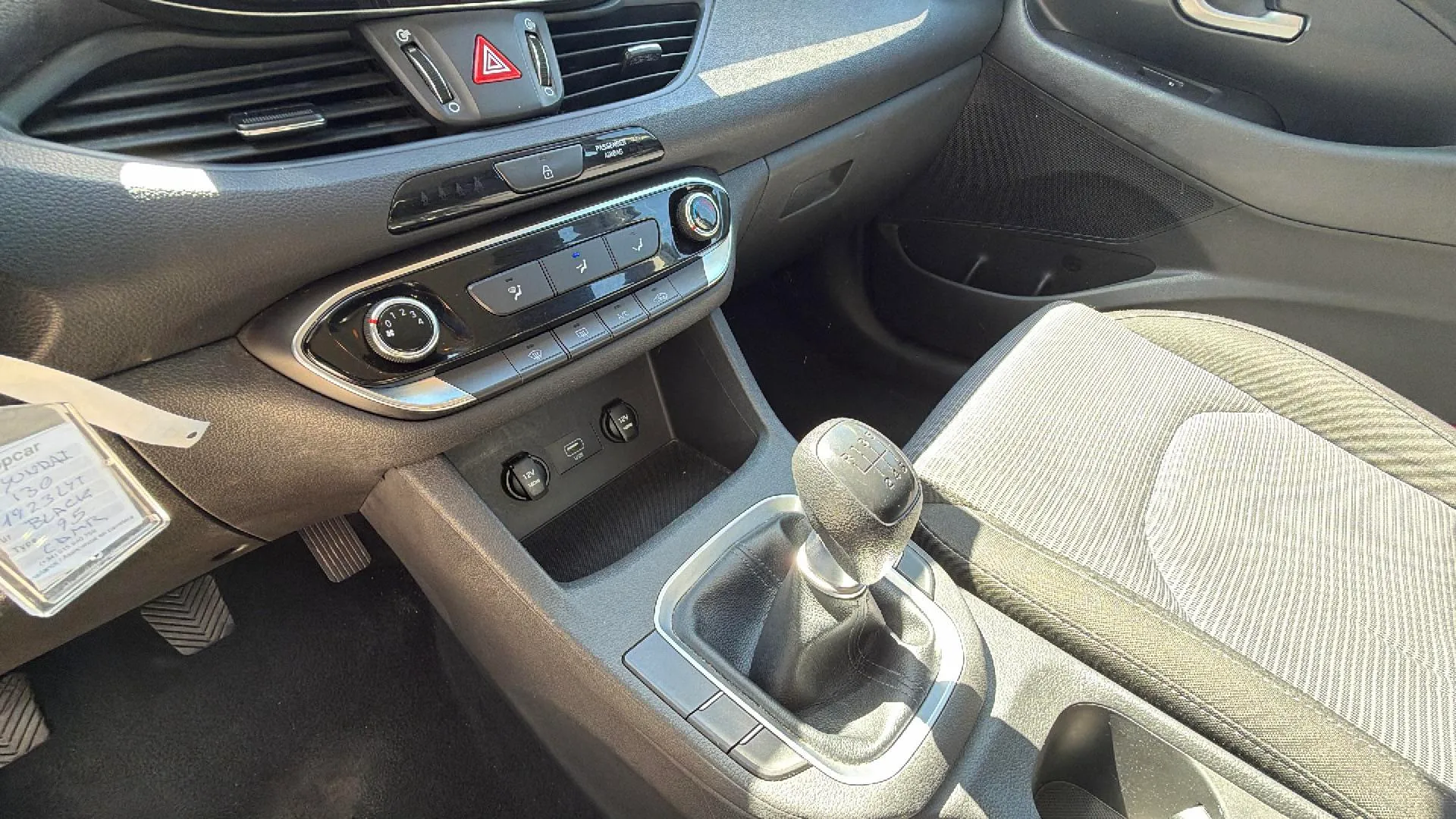 Hyundai i30 1.5 DPI Essence - foto 23