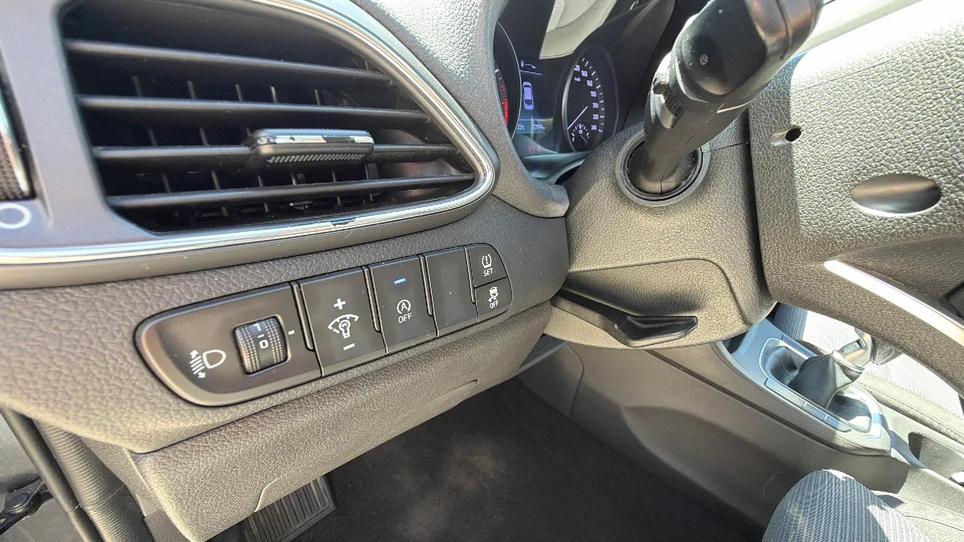 Hyundai i30 1.5 DPI Essence - foto 20