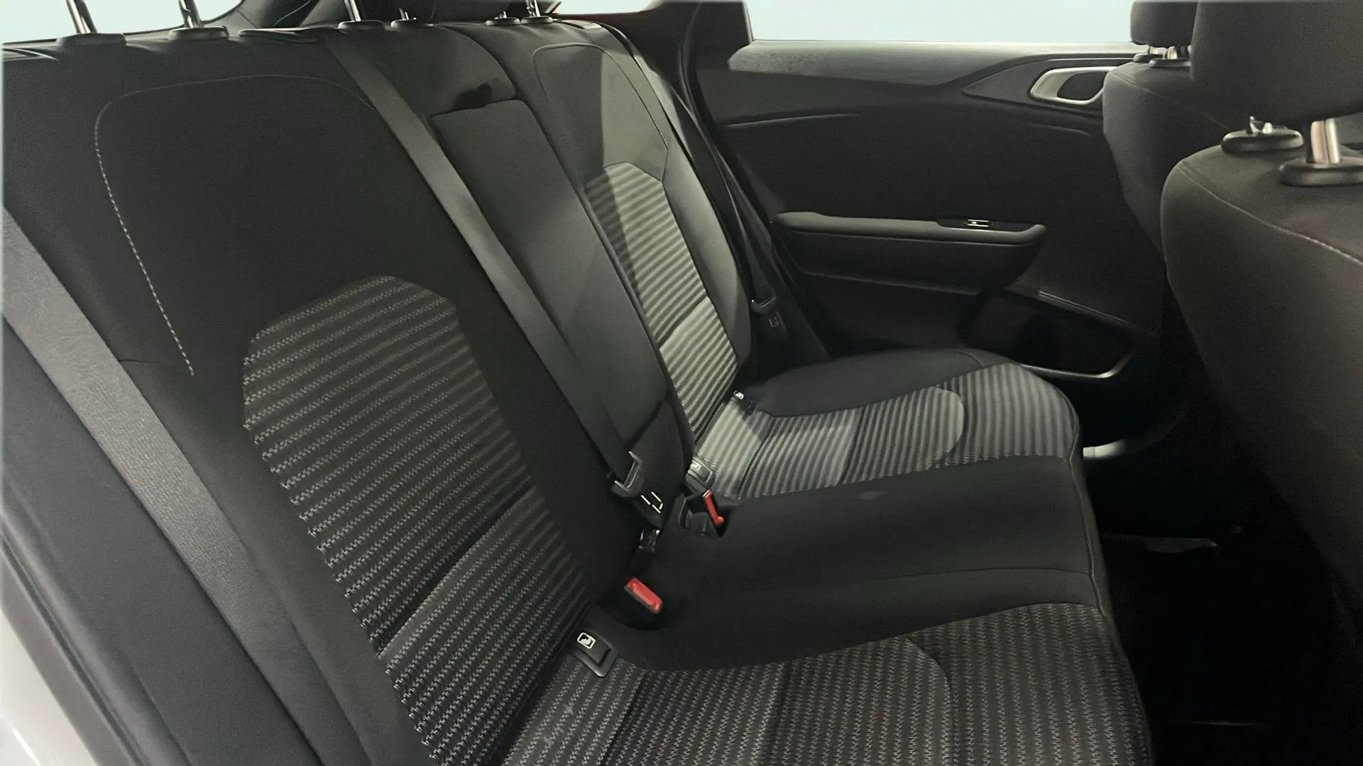 Kia Ceed 1.6 MHEV iMT Drive - foto 13