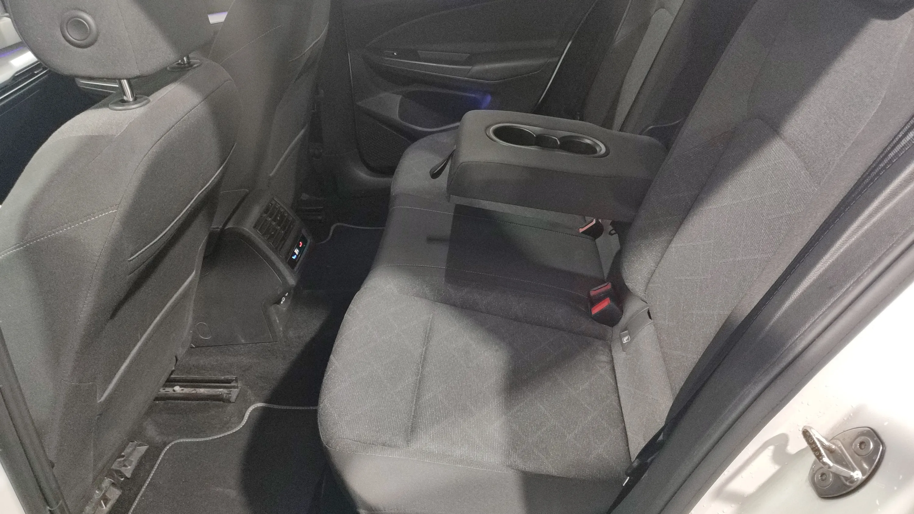 Volkswagen Golf 2.0 TDI - foto 26