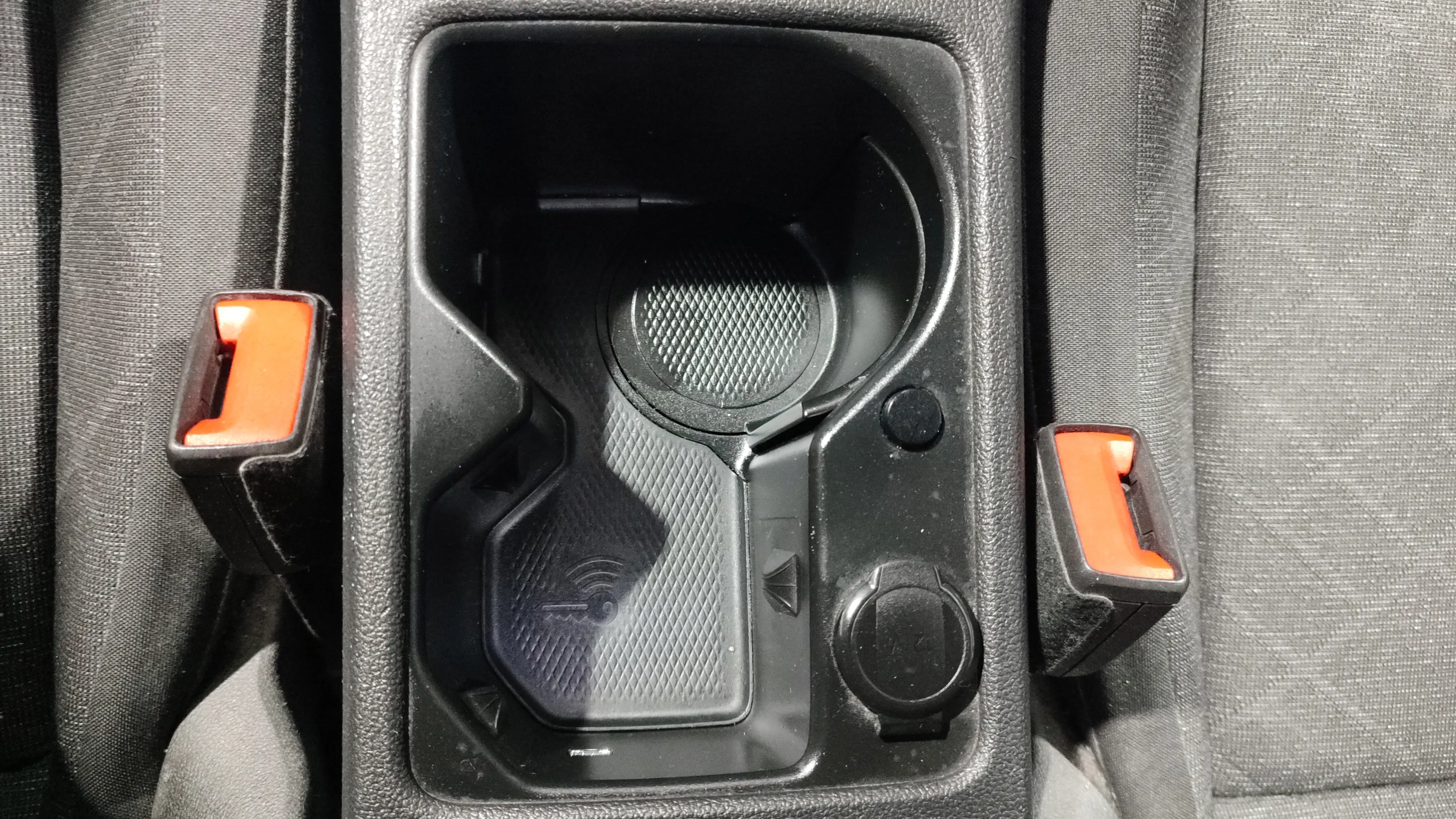 Volkswagen Golf 2.0 TDI - foto 20