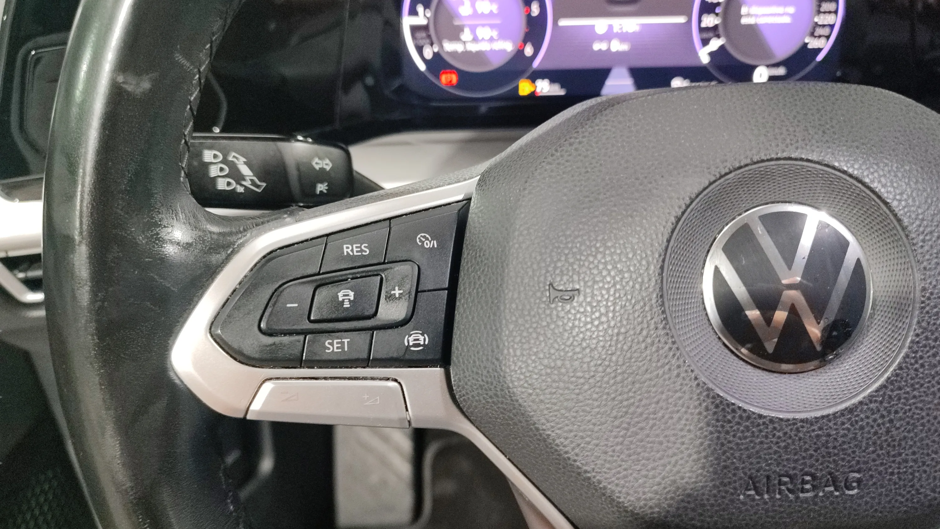 Volkswagen Golf 2.0 TDI - foto 14