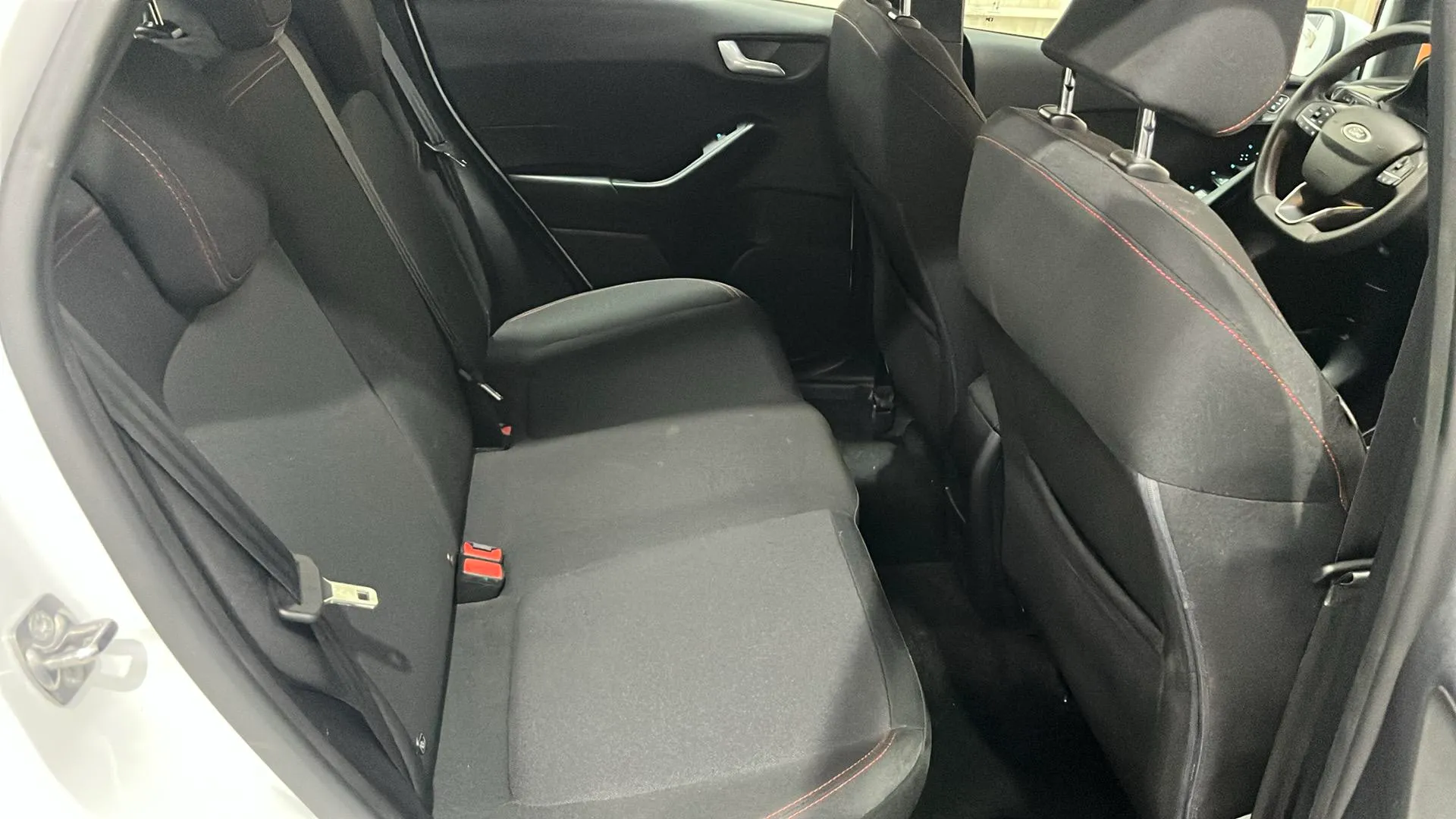 Ford Fiesta 1.0 EcoBoost MHEV ST-Line - foto 13