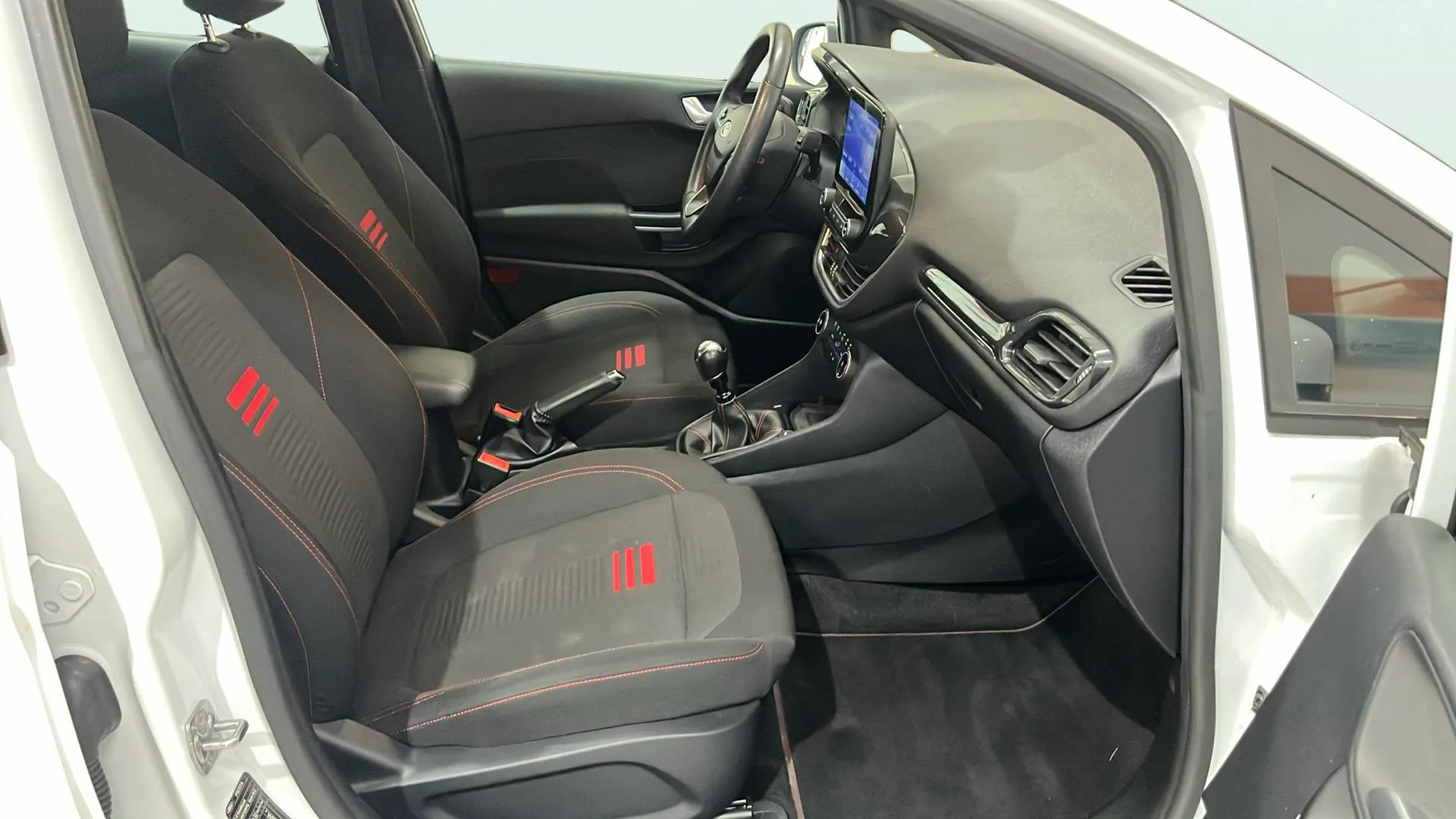 Ford Fiesta 1.0 EcoBoost MHEV ST-Line - foto 12