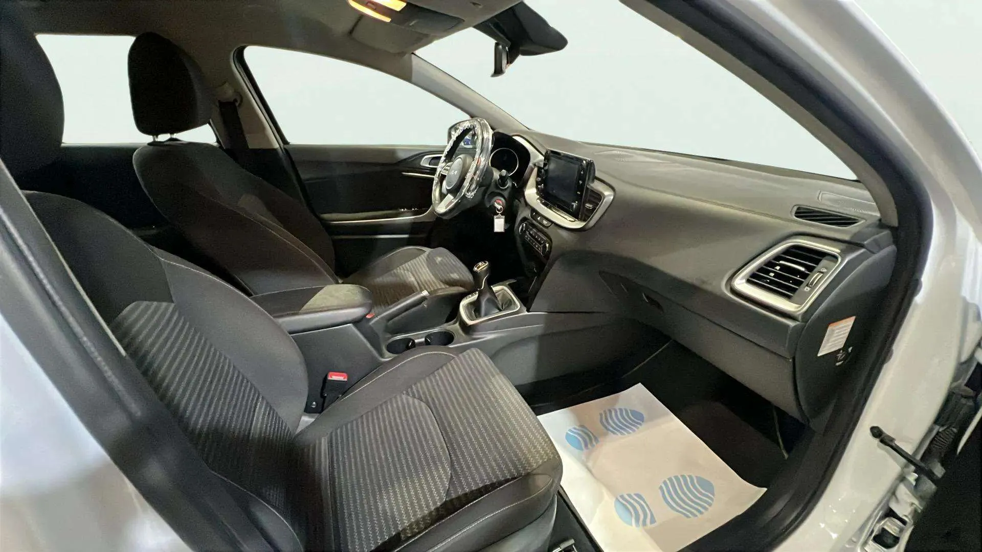 Kia Ceed 1.6 MHEV iMT Drive - foto 13