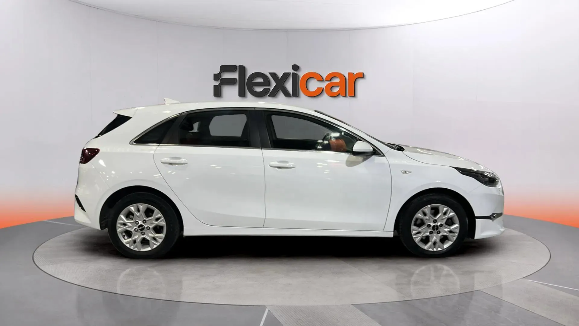 Kia Ceed 1.6 MHEV iMT Drive - foto 8