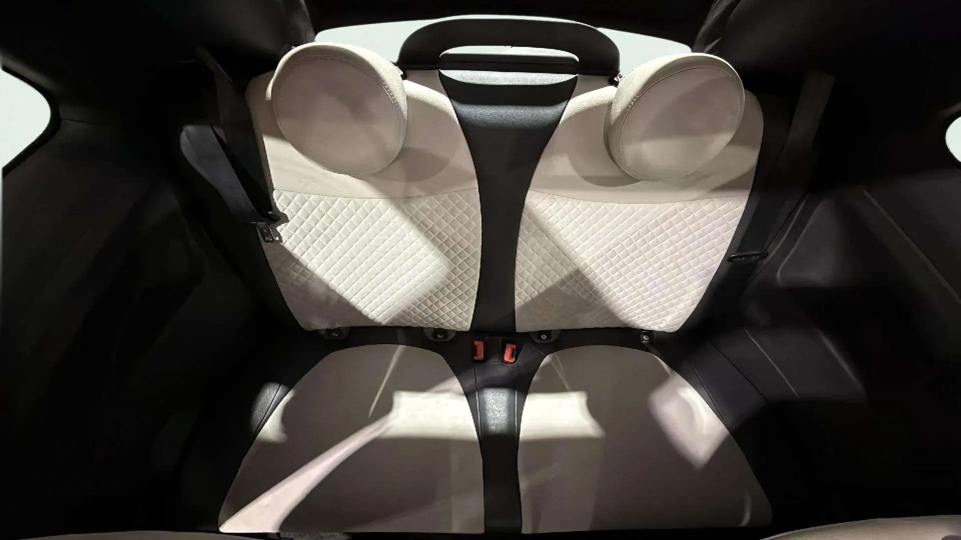 Fiat 500 Club 1.0 Hybrid - foto 17