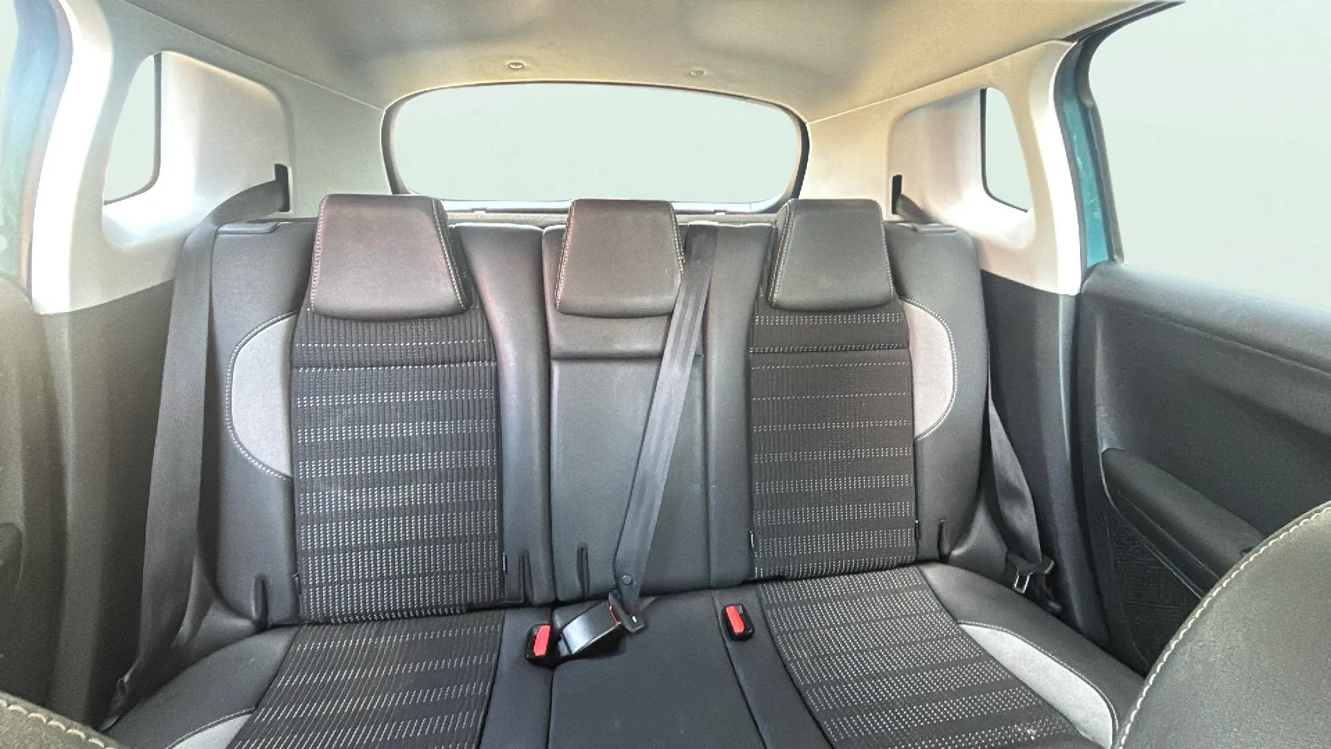 Peugeot 2008 Allure 1.6 BlueHDi - foto 14