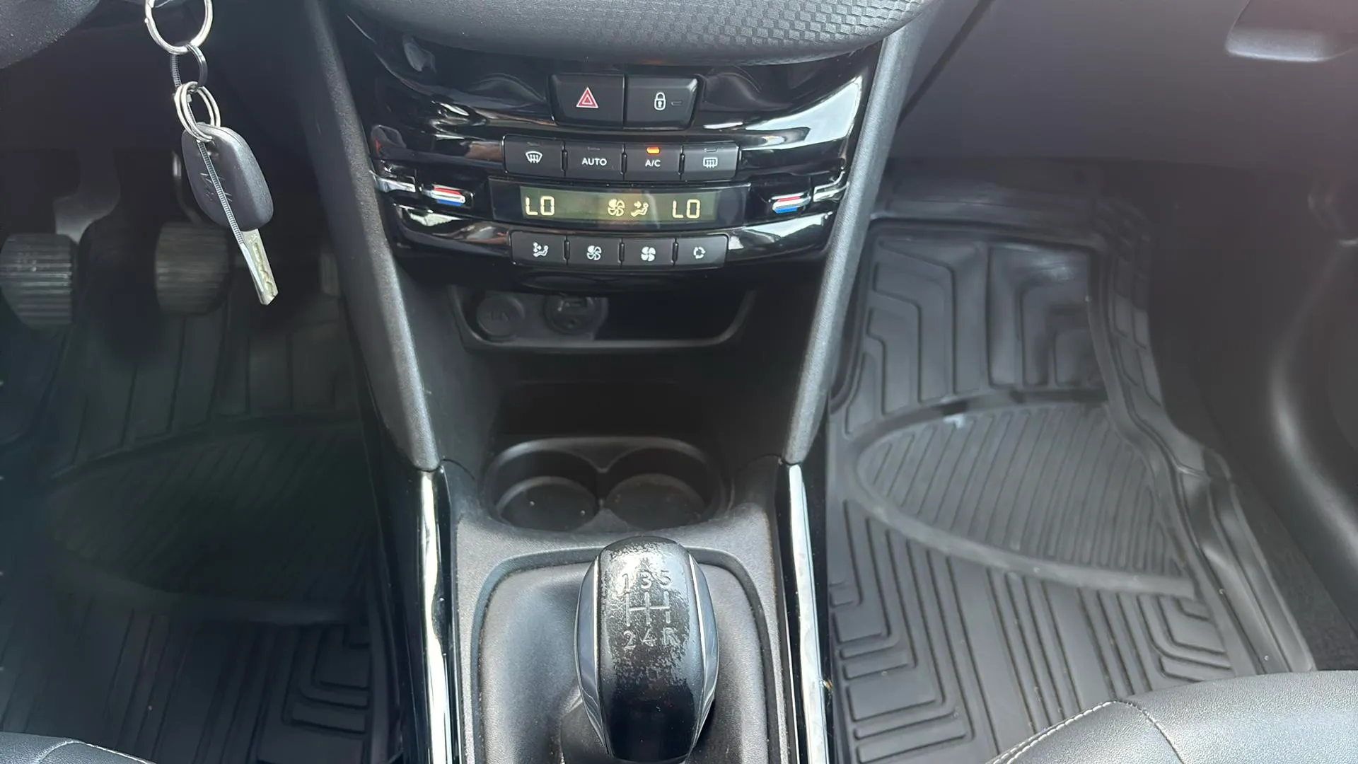 Peugeot 2008 Allure 1.6 BlueHDi - foto 8