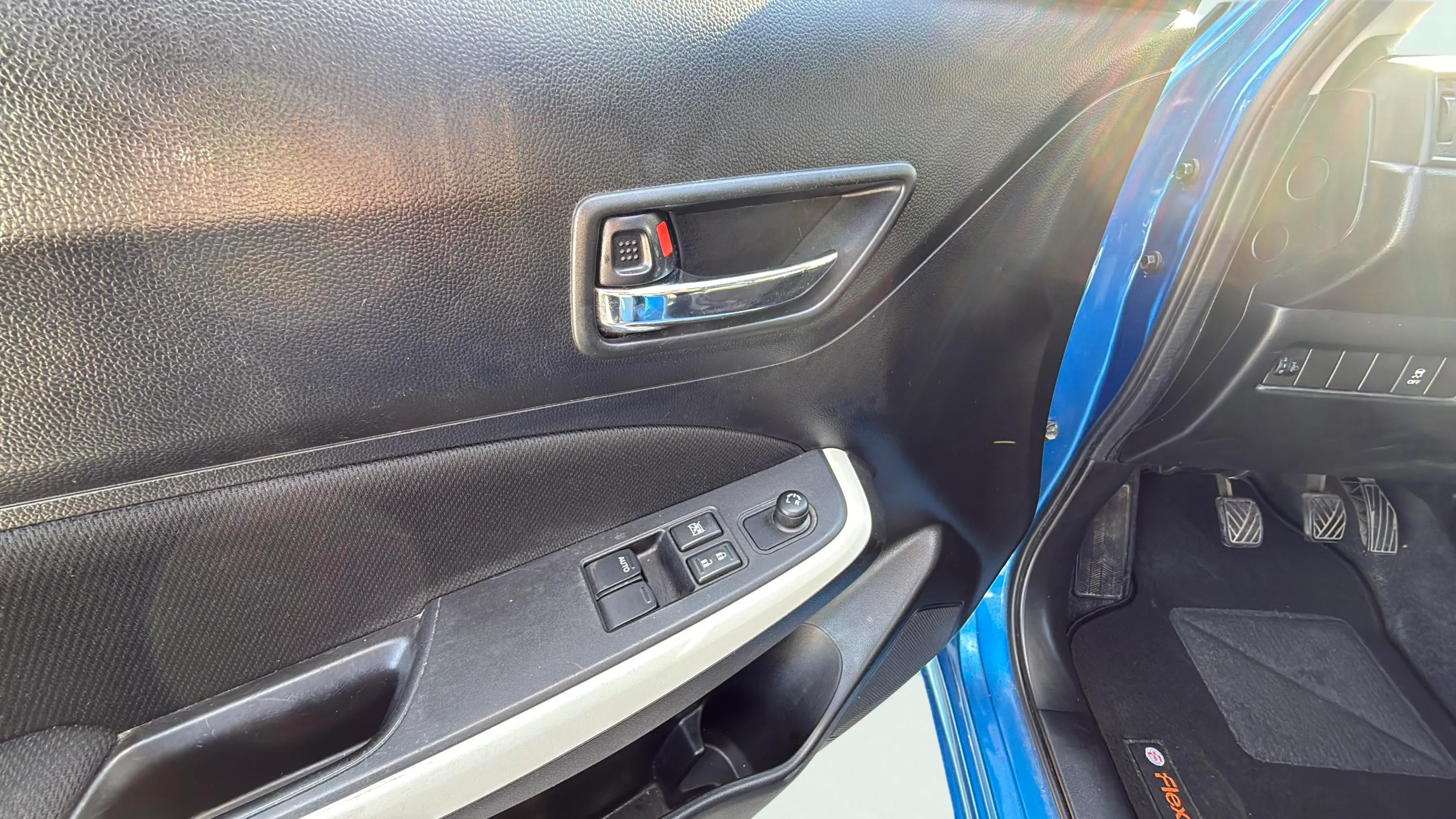 Suzuki Swift 1.0 GLE - foto 19
