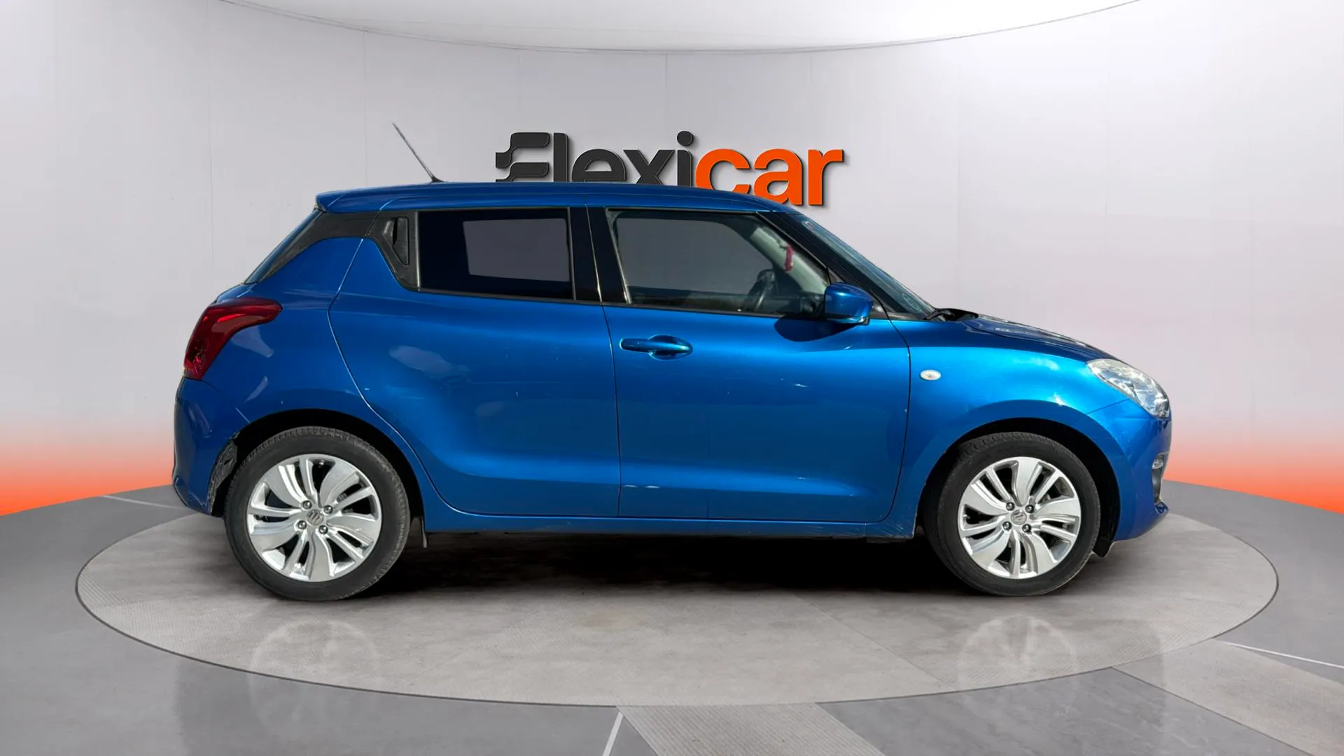 Suzuki Swift 1.0 GLE - foto 8