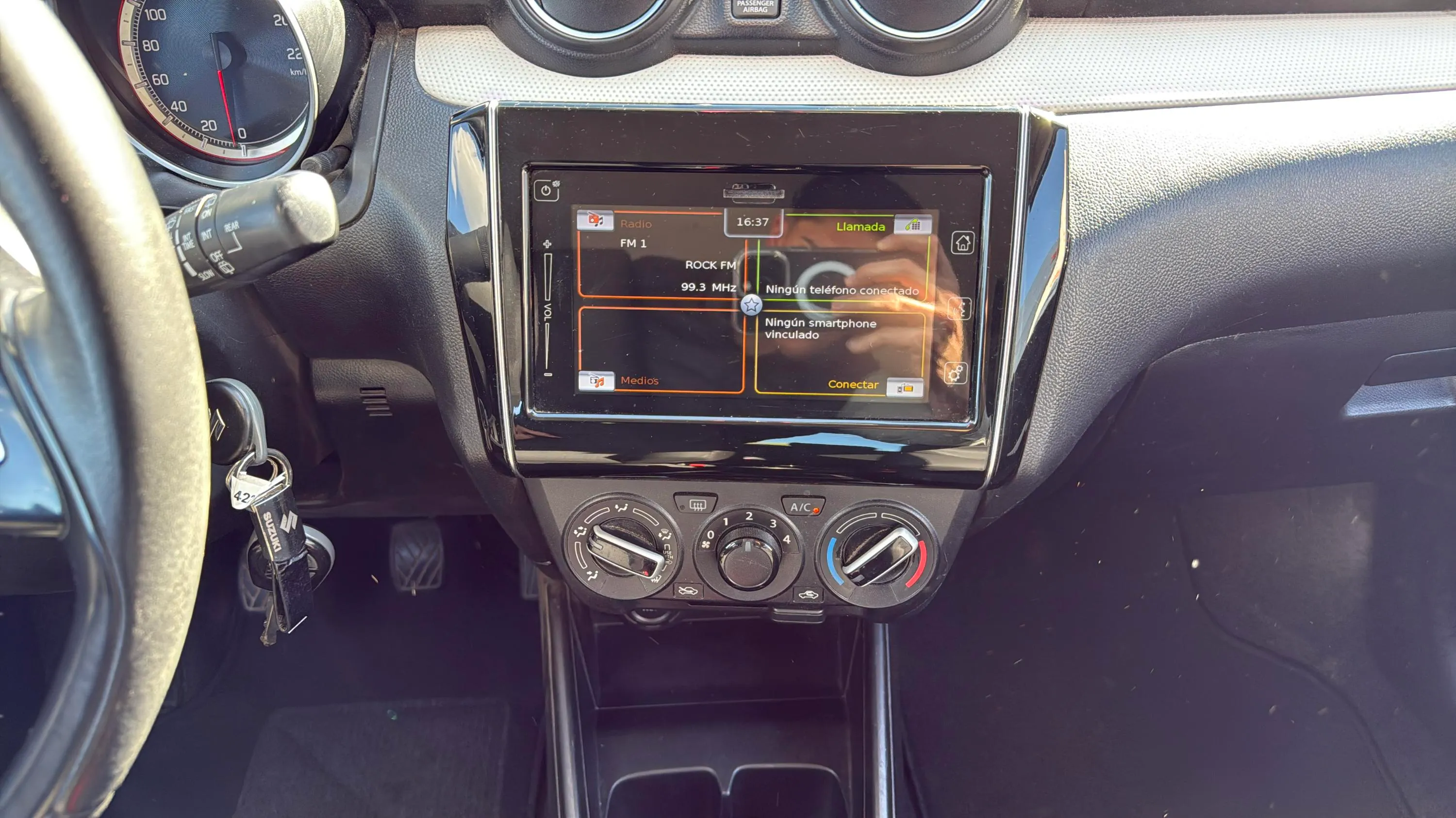 Suzuki Swift 1.0 GLE - foto 17