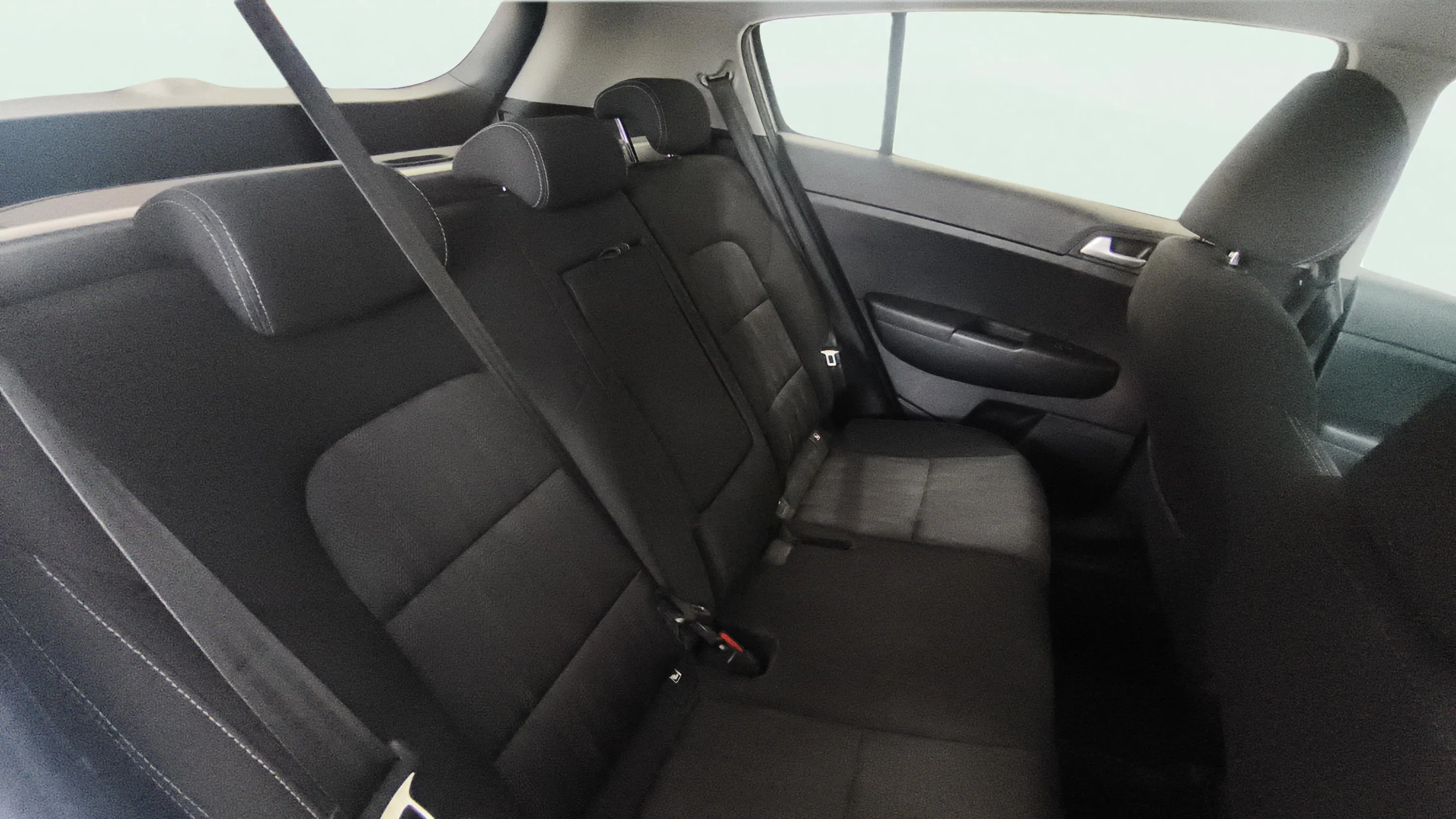Kia Sportage 1.6 MHEV Business DCT 4x2 - foto 8