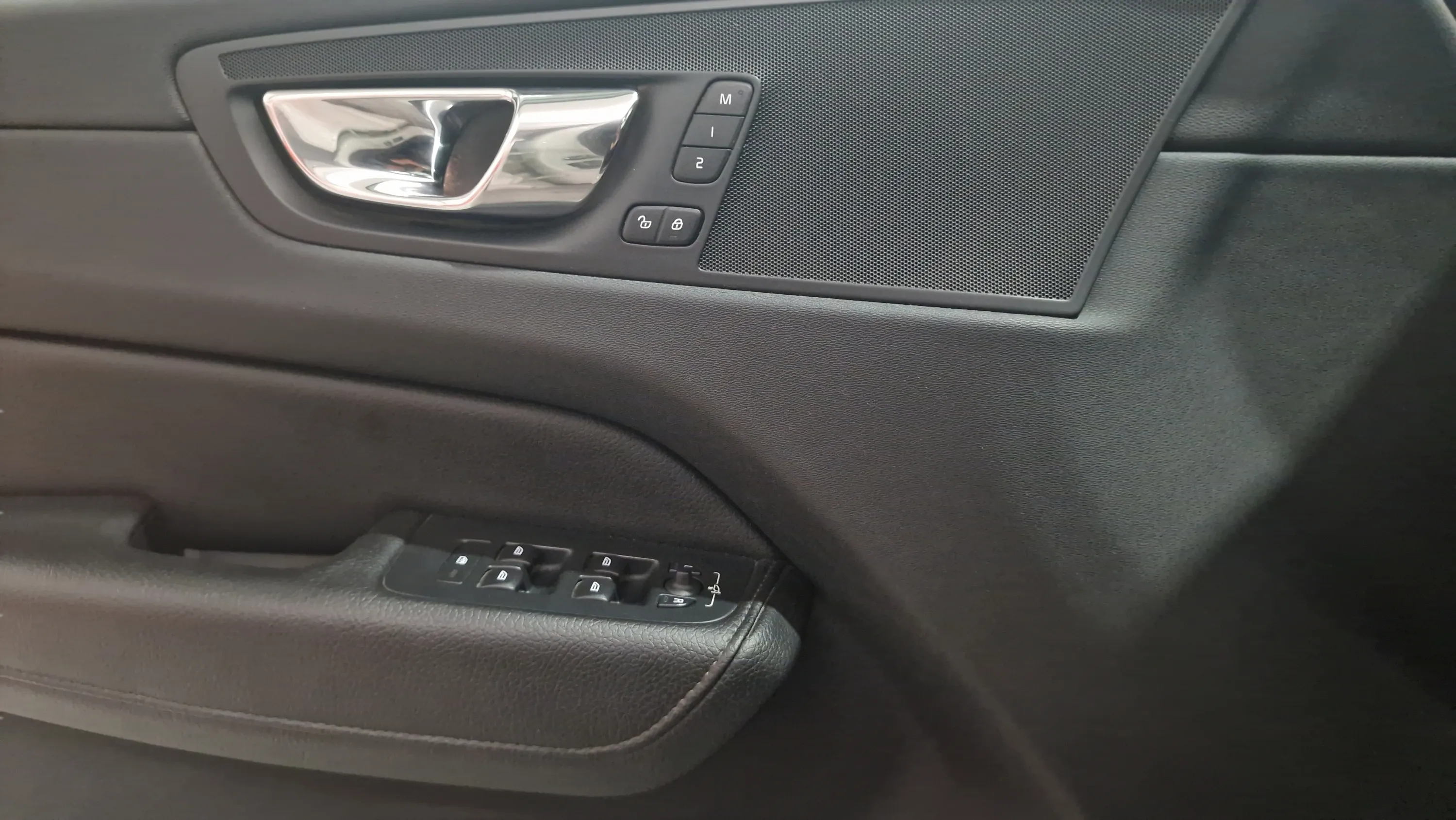 Volvo XC60 2.0 D4 AWD Inscription - foto 31
