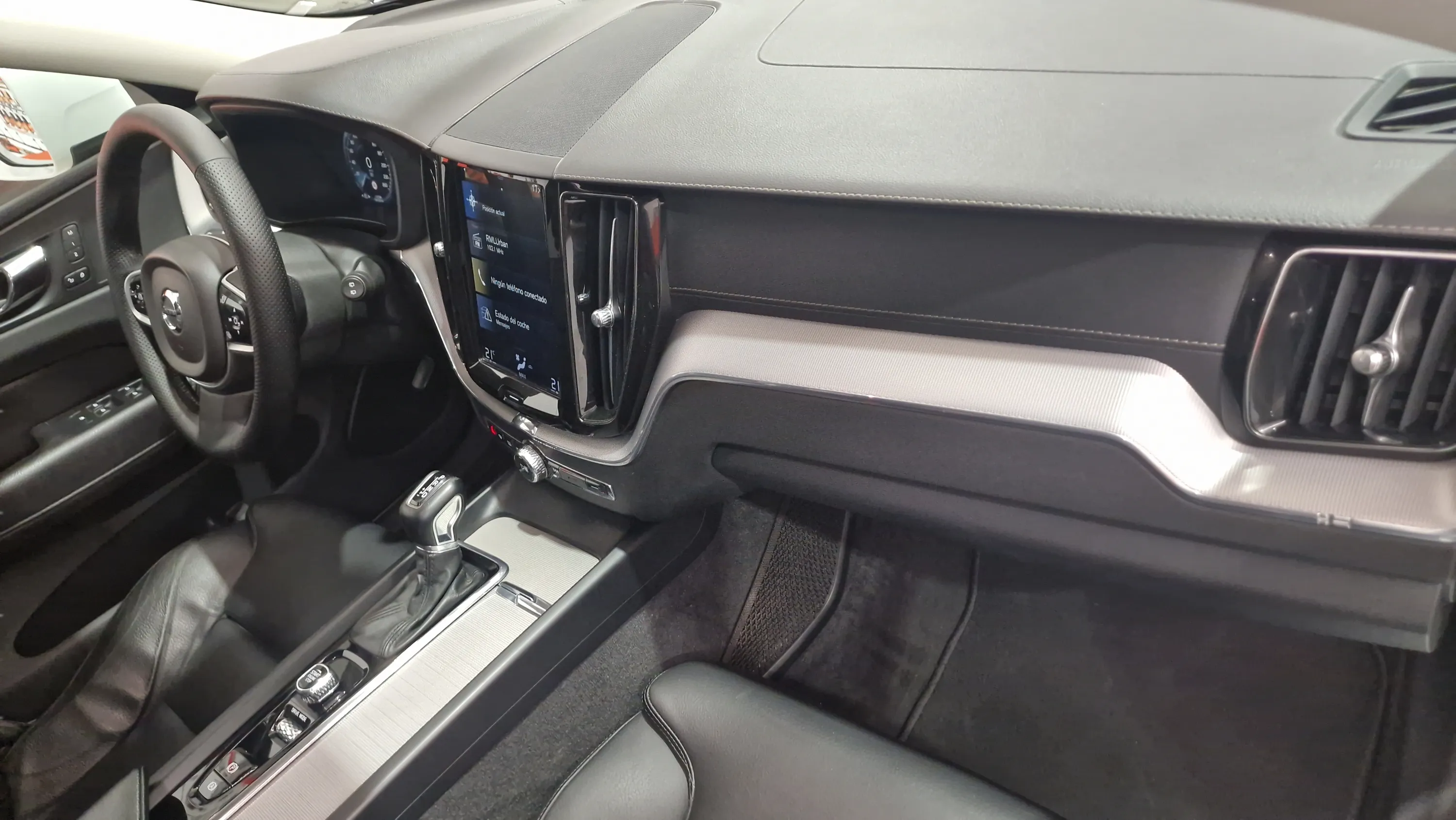 Volvo XC60 2.0 D4 AWD Inscription - foto 13