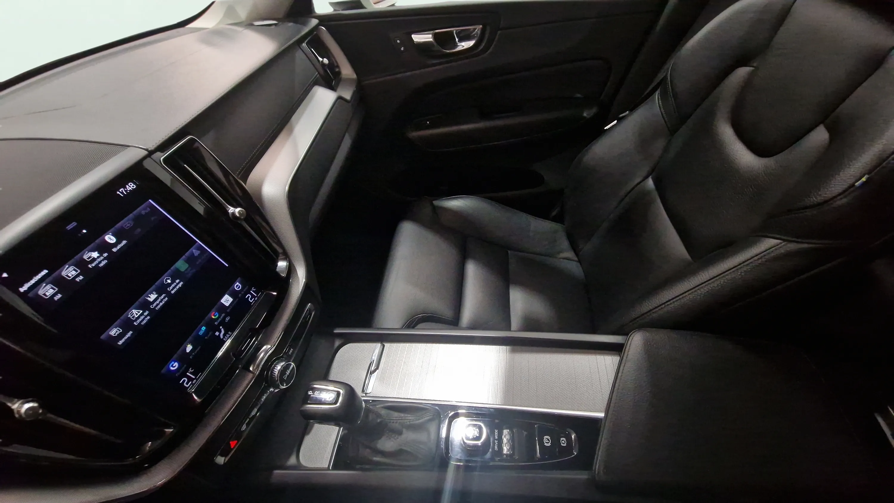 Volvo XC60 2.0 D4 AWD Inscription - foto 24