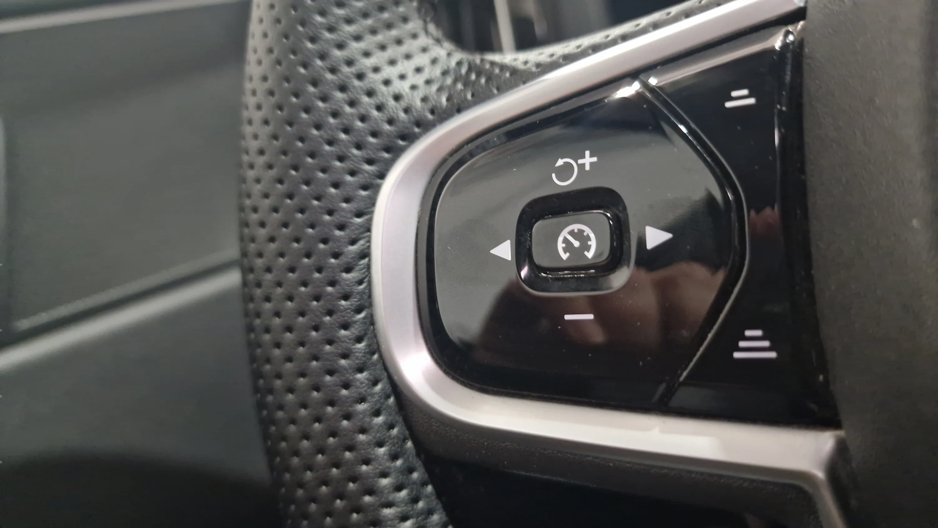 Volvo XC60 2.0 D4 AWD Inscription - foto 15