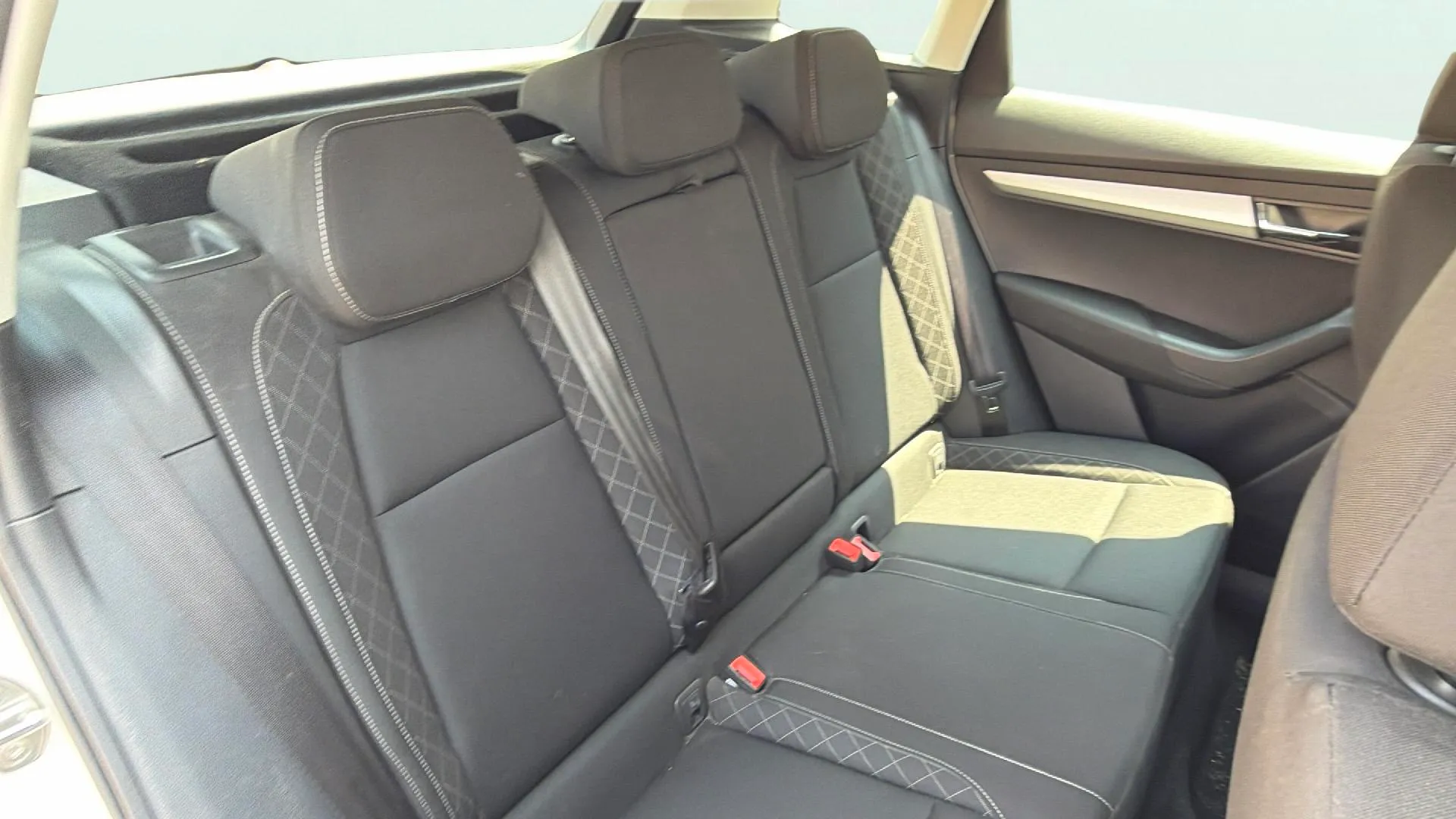 Škoda Karoq 2.0 TDI DSG 4x4 Ambition - foto 10